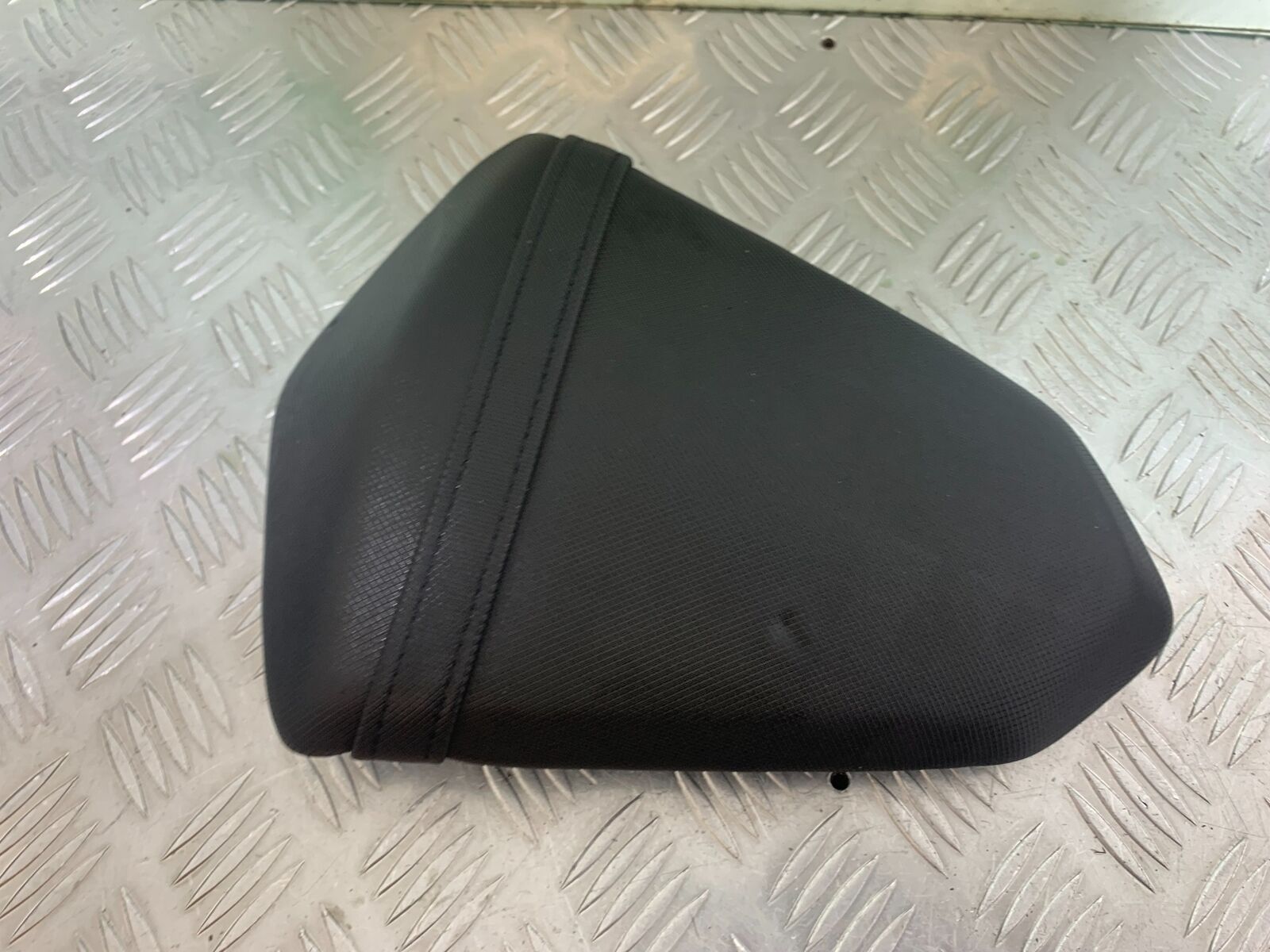 KAWASAKI Z300 ER300 REAR SEAT  YEAR 2016-2018  (CMB1056)