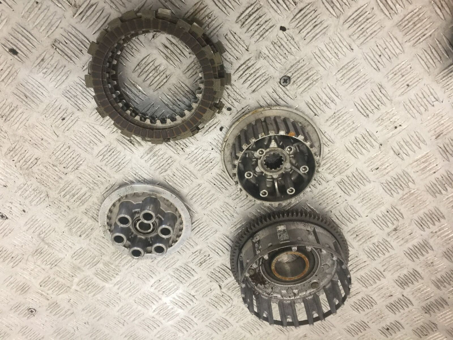 YAMAHA R6 5EB CLUTCH  YEAR 1999-2002 (STOCK 757)