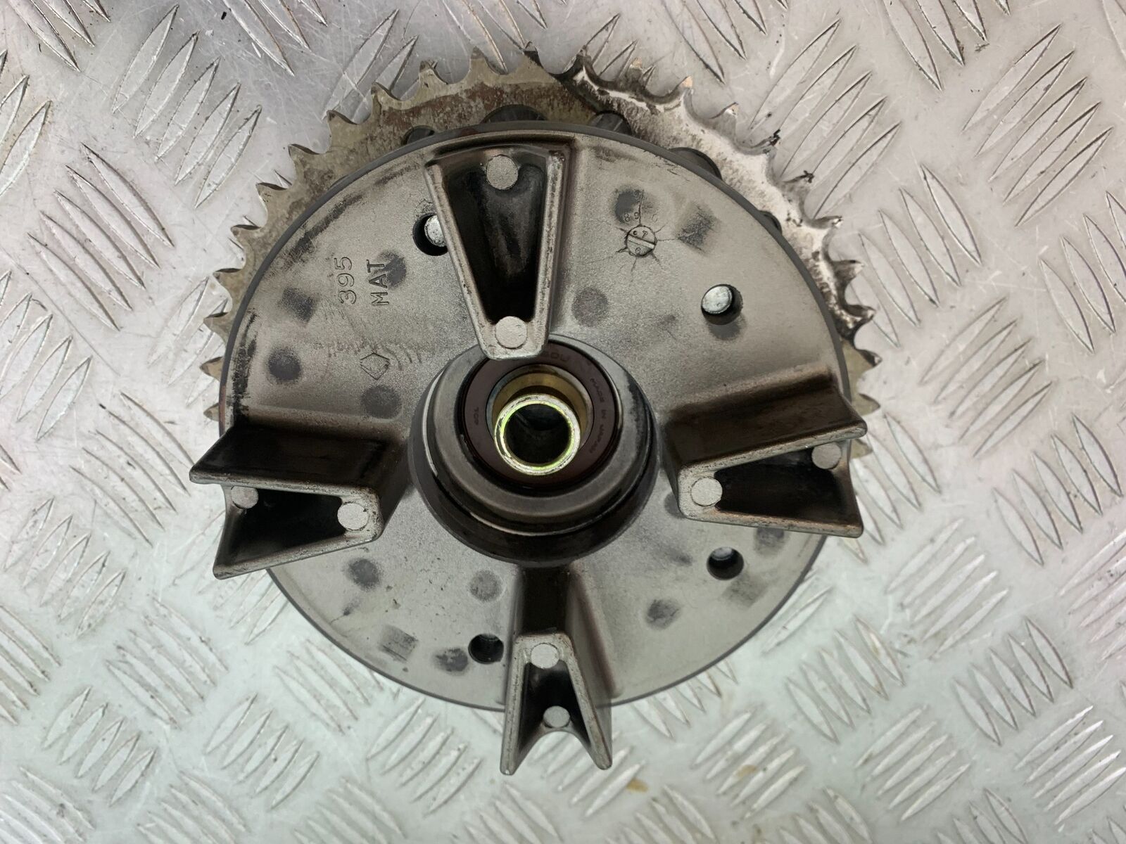HONDA CBR1100 BLACKBIRD SPROCKET CARRIER  YEAR 1999-2005 (CMB1103)