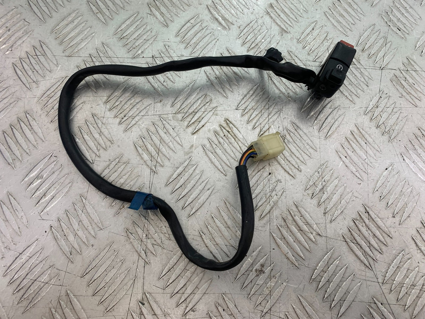 HONDA XL125 VARADERO RIGHT SWITCH GEAR  YEAR 2001-2006  (CMB1210)