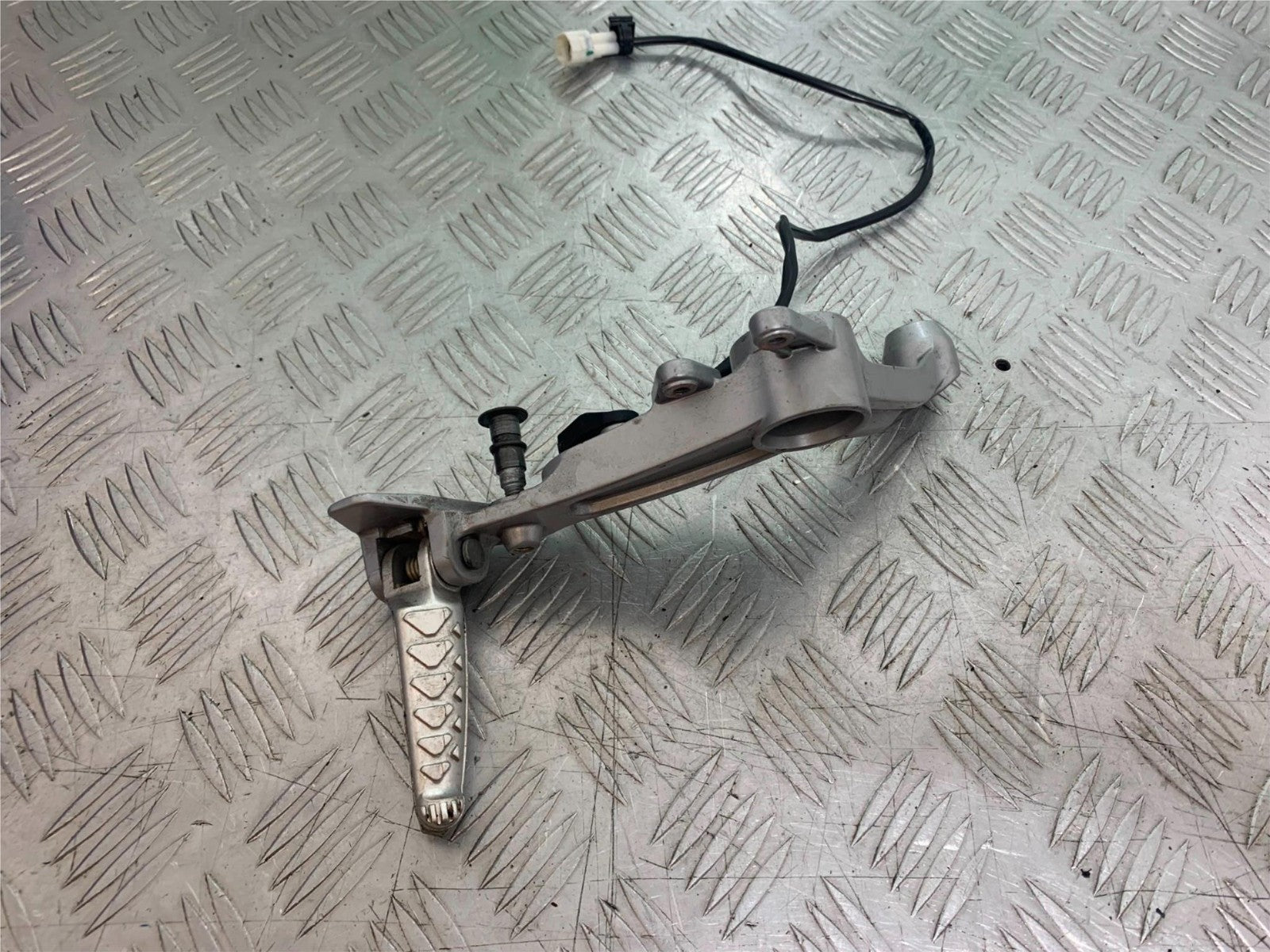 APRILIA RS660 RS 660 FRONT RIGHT HANGER  YEAR 2020-2024 (CMB1202)