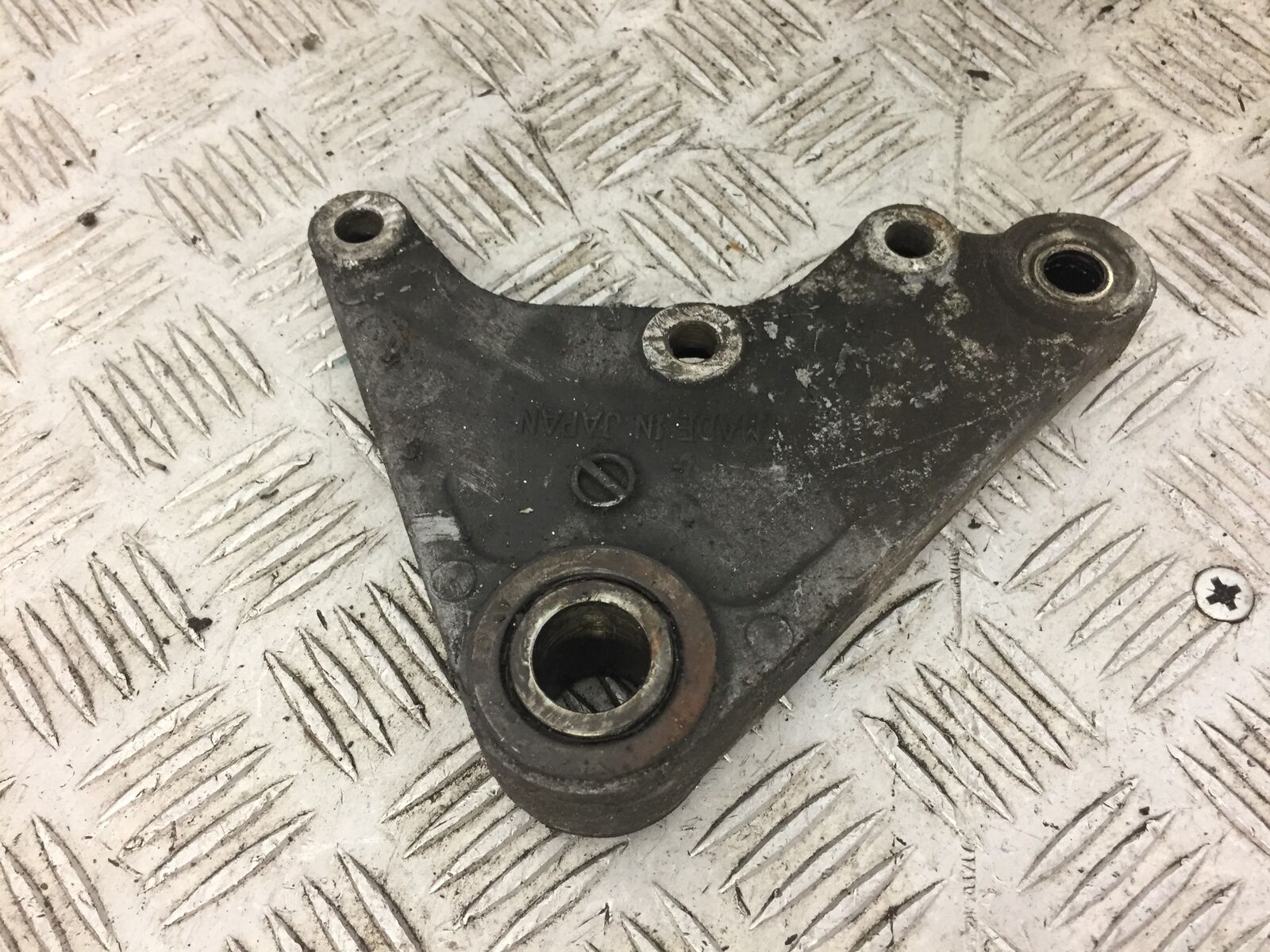 KAWASAKI ZZR1100 ZZR 1100 C REAR CALIPER BRACKET   YEAR 1993