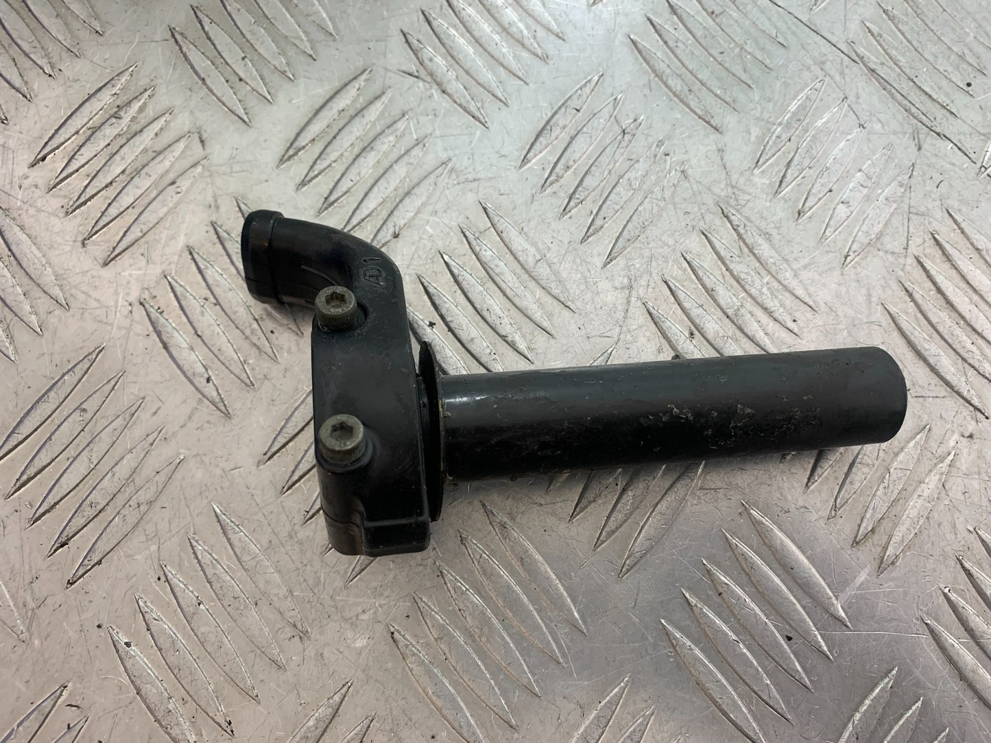 YAMAHA XJR1300 XJR 1300 THROTTLE AND GRIP  YEAR  1999-2003 (CMB1119)