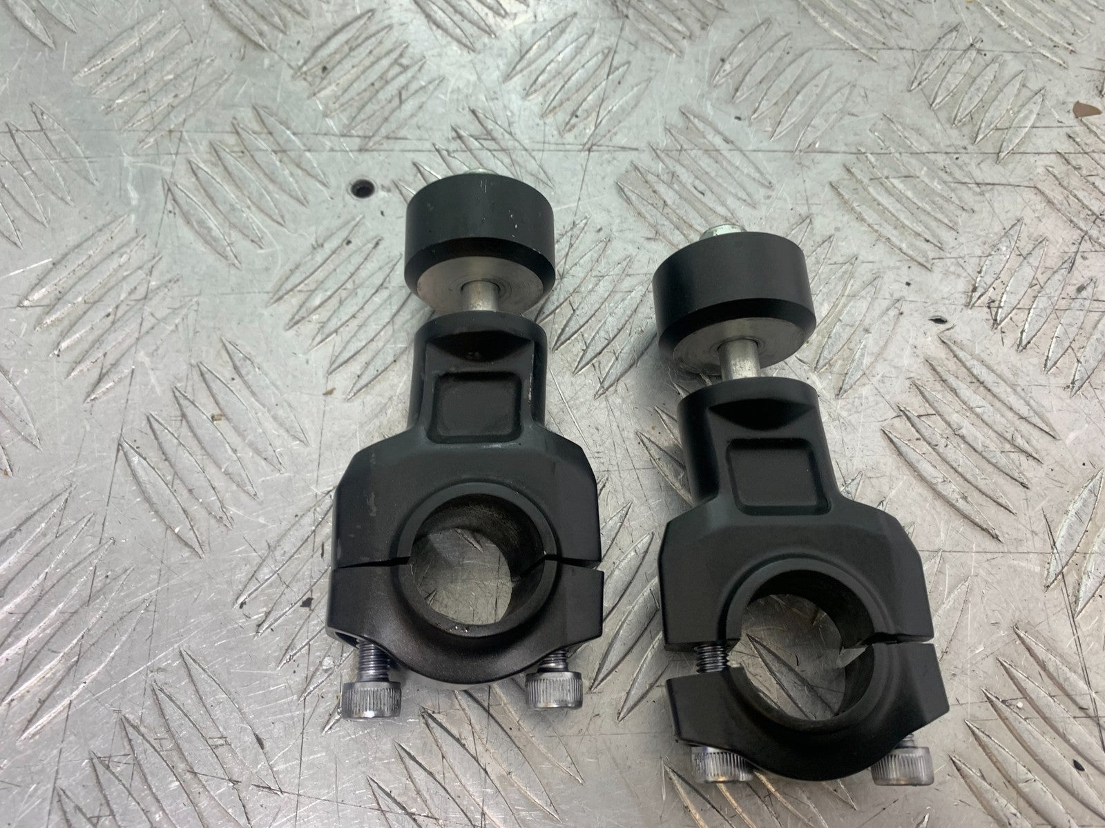 YAMAHA XSR900 XSR 900 HANDLEBAR RISERS  YEAR 2022-2024 (CMB1215)