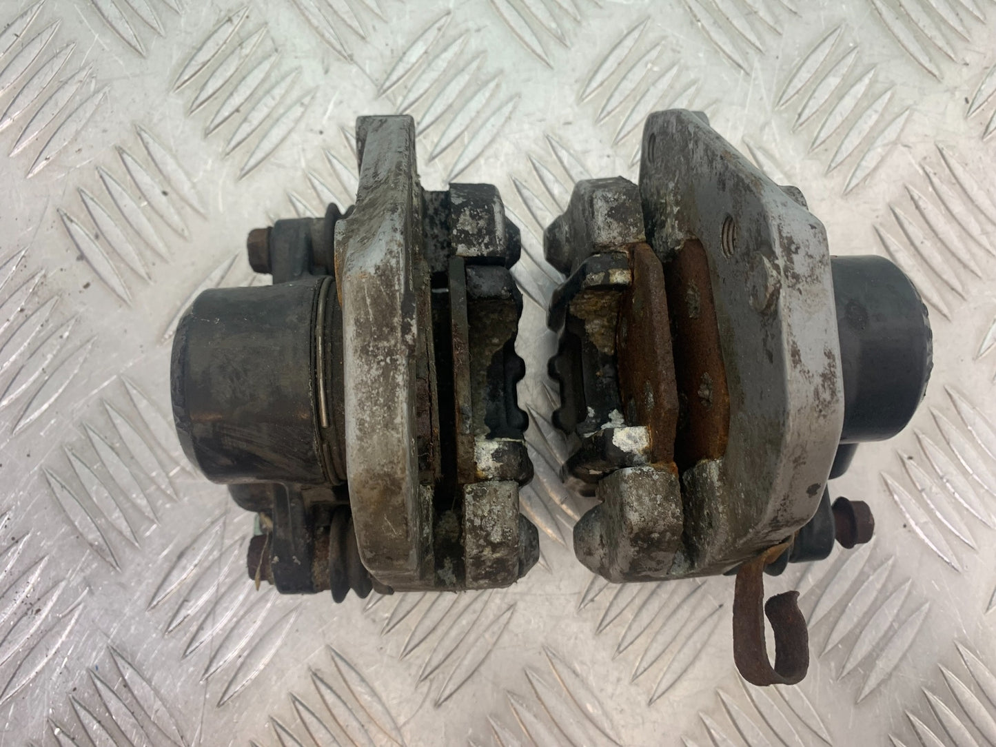 HONDA CX500 CX 500 FRONT BRAKE CALIPERS (SOLD AS PARTS) YEAR 1978 1981 (CMB1137)