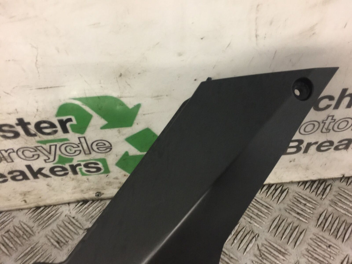 KTM DUKE 390 LEFT AND RIGHT SEAT PANELS YEAR 2013- 2016 (STOCK 490)