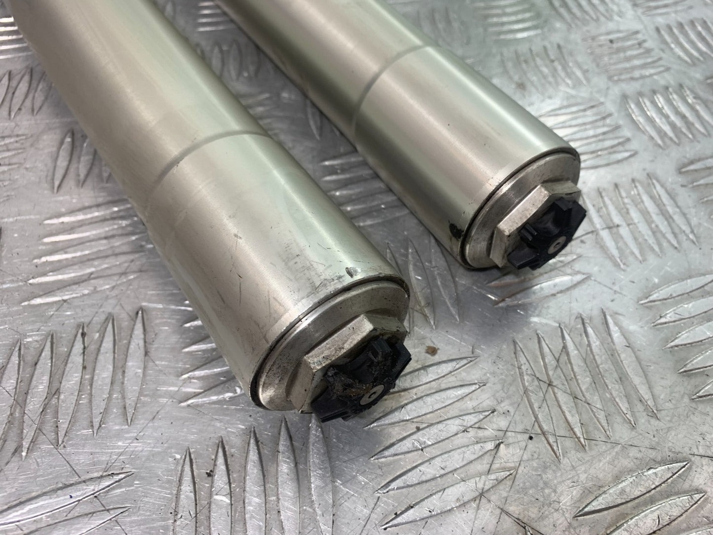 TRIUMPH TIGER 800 XRT FORKS (DAMAGED SOLD AS PARTS)   2018-2020 (CMB1193)