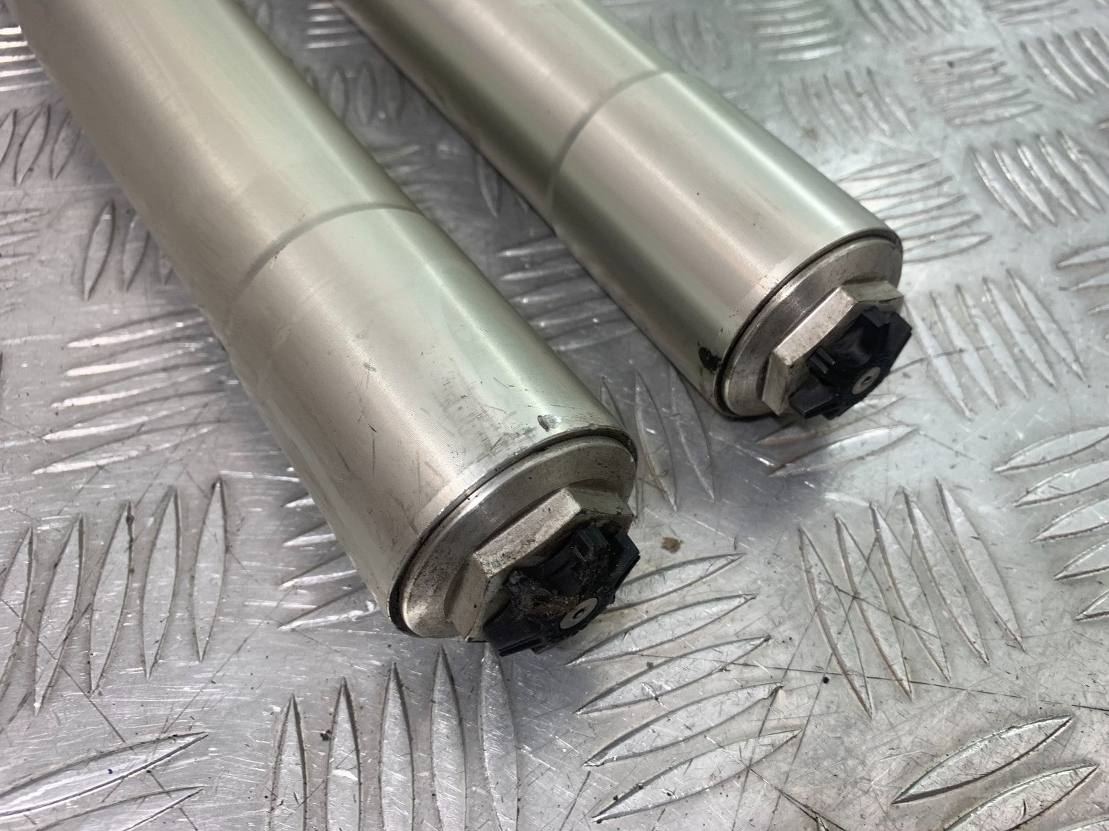 TRIUMPH TIGER 800 XRT FORKS (DAMAGED SOLD AS PARTS)   2018-2020 (CMB1193)