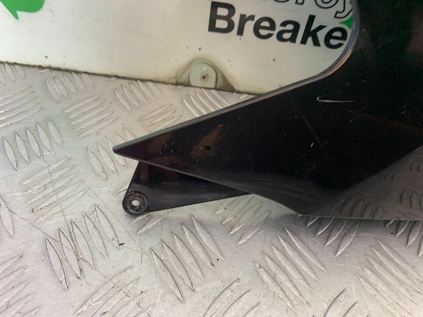 YAMAHA YBR125 YBR 125 RIGHT TANK PANEL  YEAR 2010-2017 (CMB1252)
