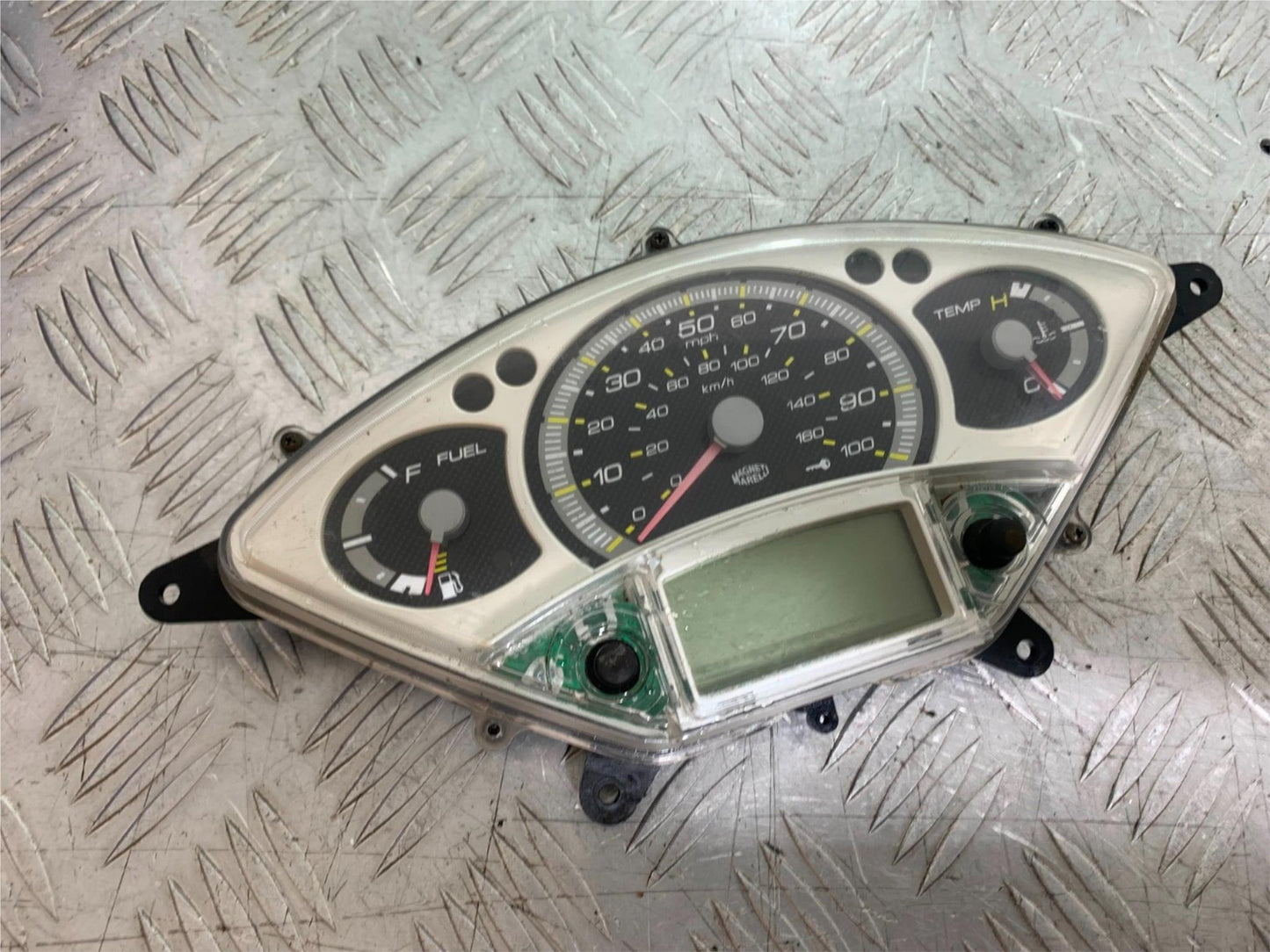 YAMAHA XMAX 250 XMAX 250 CLOCKS SPEEDO DASH   YEAR 2006-09 (CMB1201)