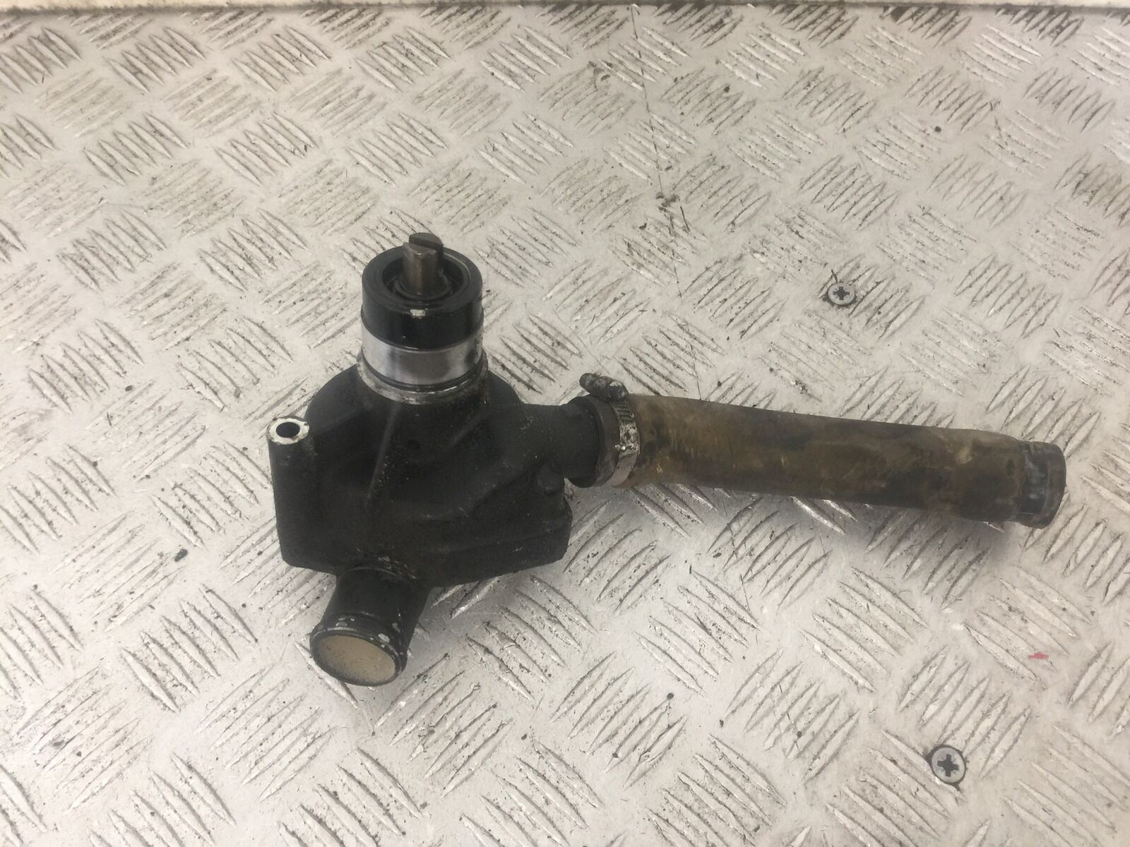 TRIUMPH 1050 SPRINT WATER PUMP YEAR 2004-2007 (STOCK 888)