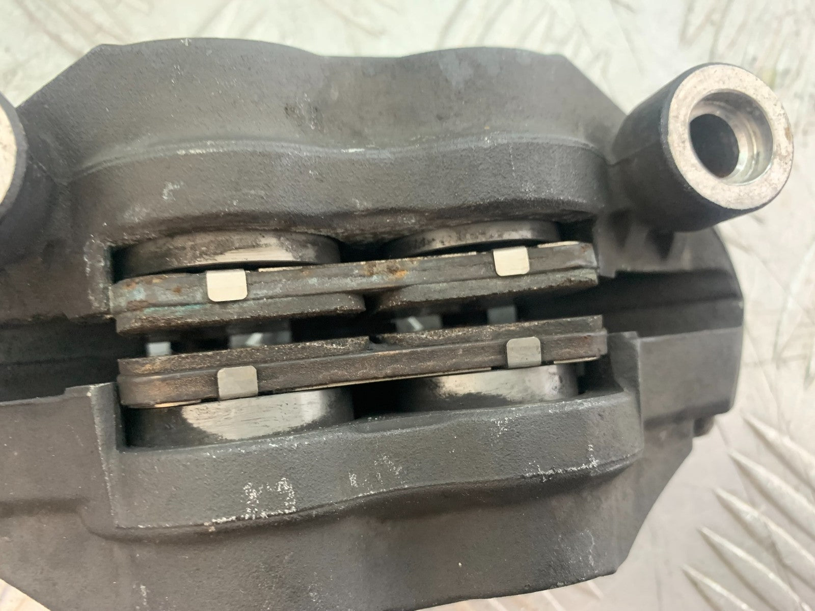TRIUMPH 1050 SPEED TRIPLE FRONT BRAKE CALIPERS   YEAR 2005-2007 (CMB1322)