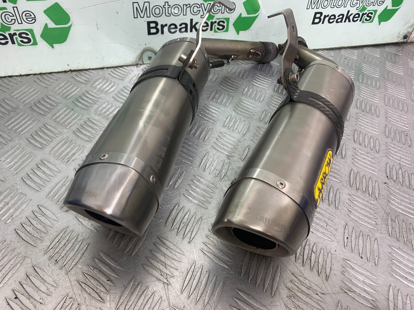 TRIUMPH 675 STREET TRIPLE R ARROW SILENCERS  YEAR 2012 (CMB1221)
