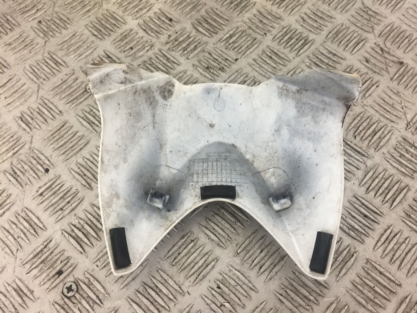 HONDA CBR125 CBR 125 TANK INFILL PANEL  YEAR 2011-2017 (STOCK 347)