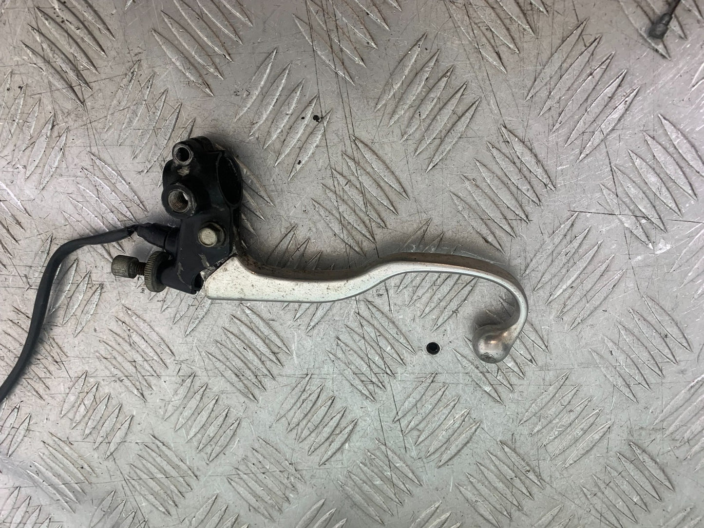 YAMAHA YS125 YS 125 CLUTCH LEVER BRACKET   YEAR 2017-2021 (CMB1321)
