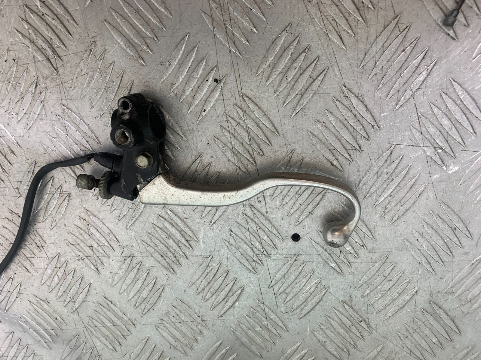 YAMAHA YS125 YS 125 CLUTCH LEVER BRACKET   YEAR 2017-2021 (CMB1321)