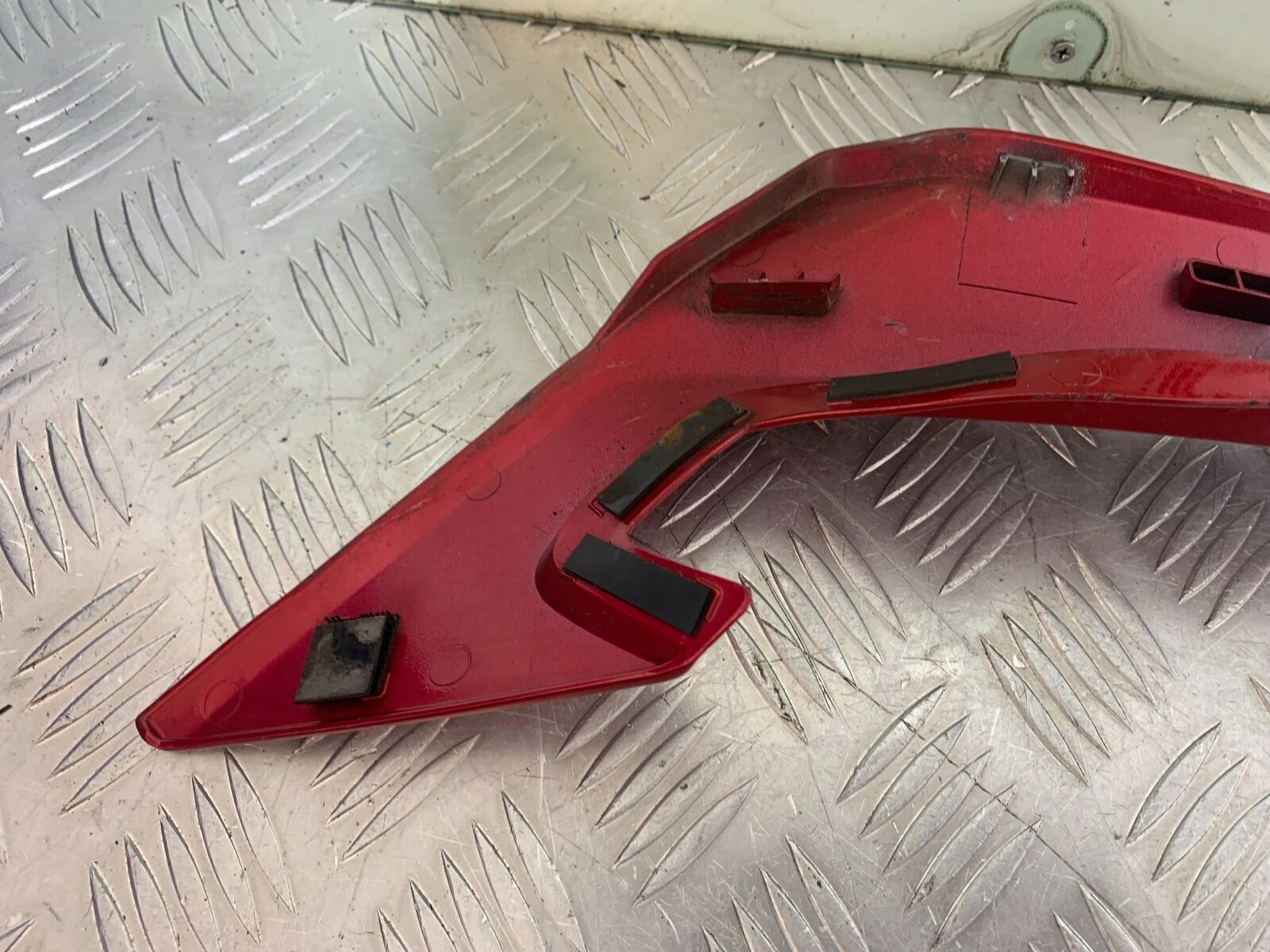 HONDA CBR650 F CBR 650F LEFT SEAT PANEL   YEAR 2014-17  (CMB1130)