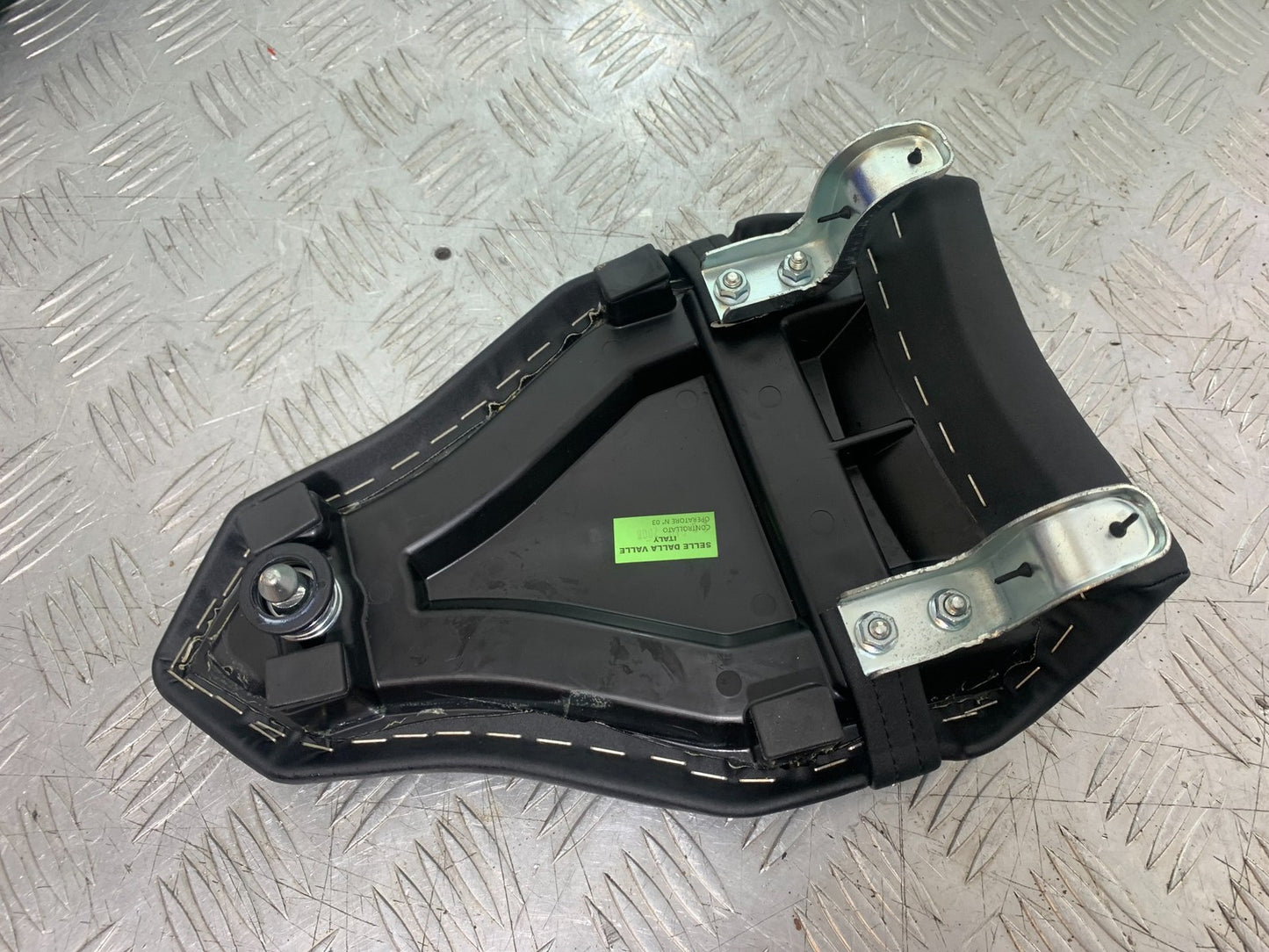 DUCATI 1198 S REAR SEAT  YEAR 2009-2011 (CMB1219)