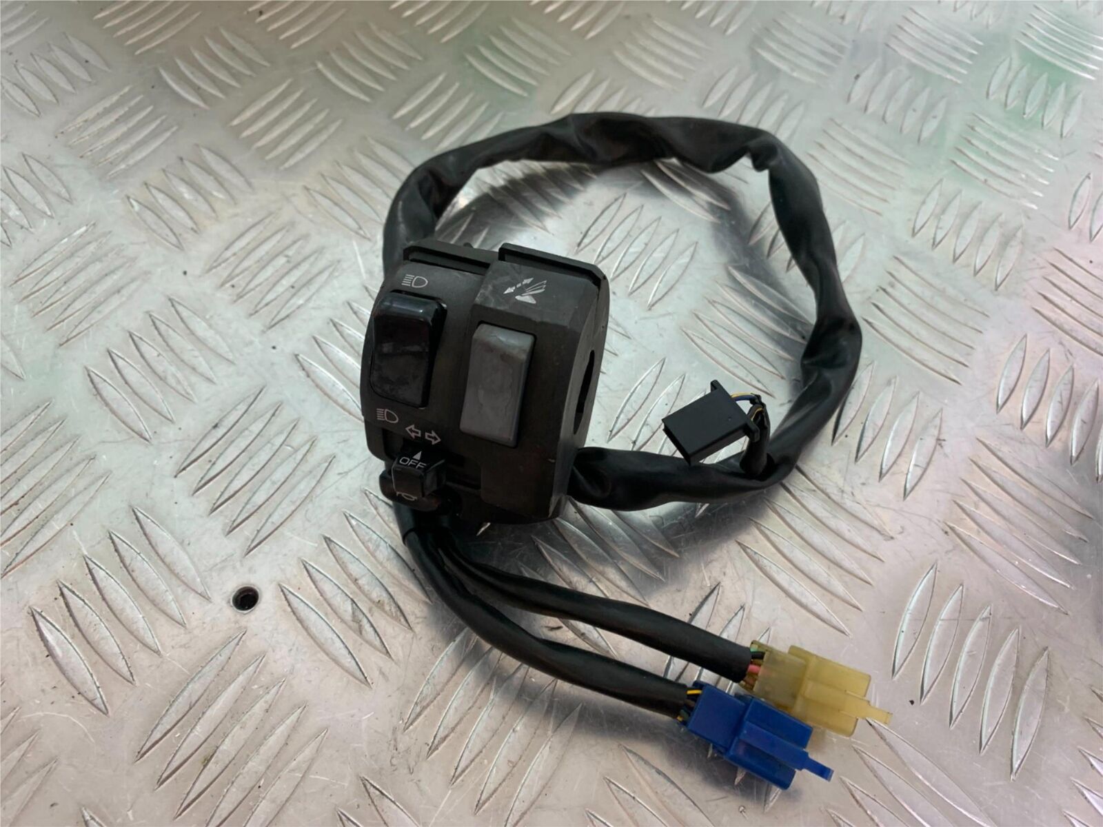 YAMAHA FJR1300 FJR 1300 LEFT SWITCH GEAR  YEAR 2001-05 (CMB1005)