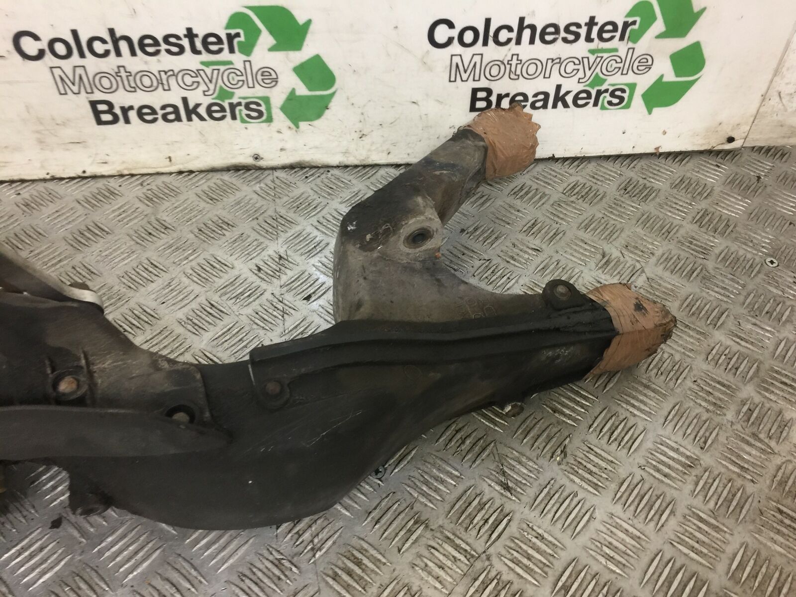 HONDA VFR800 V TEC SWINGARM  YEAR 2009-2013  (ABS) STOCK 576