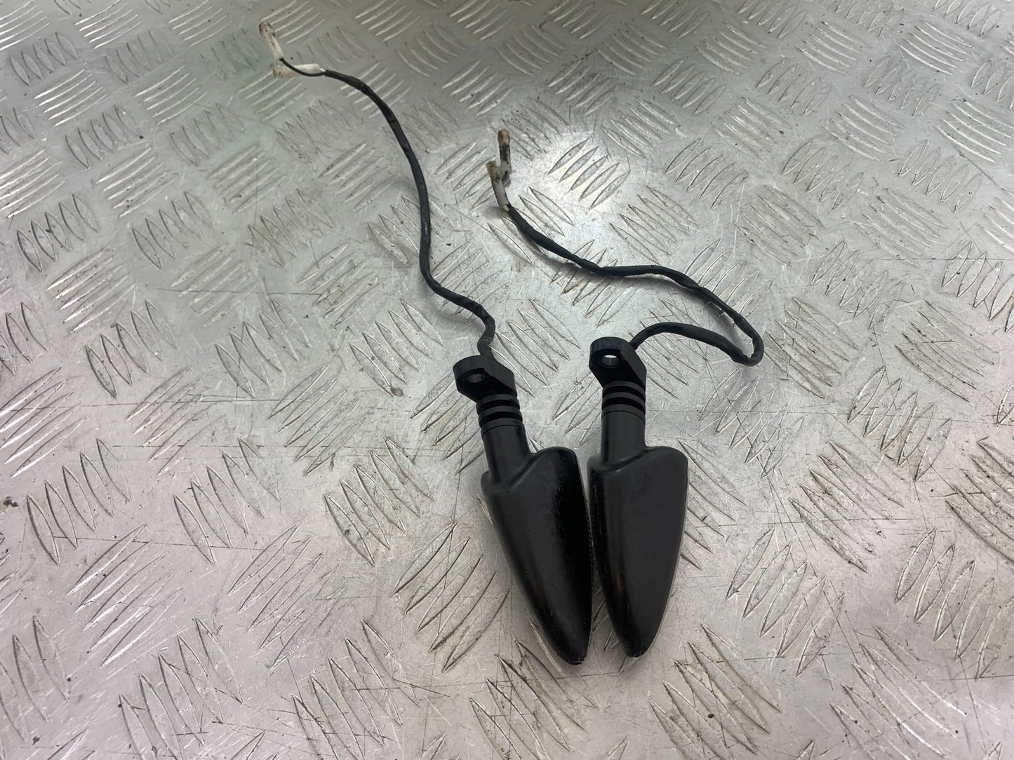 TRIUMPH 675 STREET TRIPLE FRONT INDICATORS   2013-2016(CMB1186)