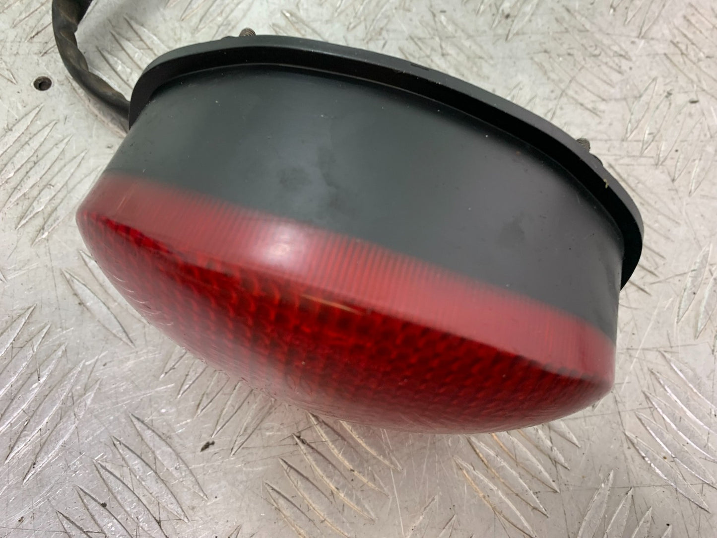 TRIUMPH 955I SPRINT RS REAR LIGHT YEAR 1999-03 (CMB1313)