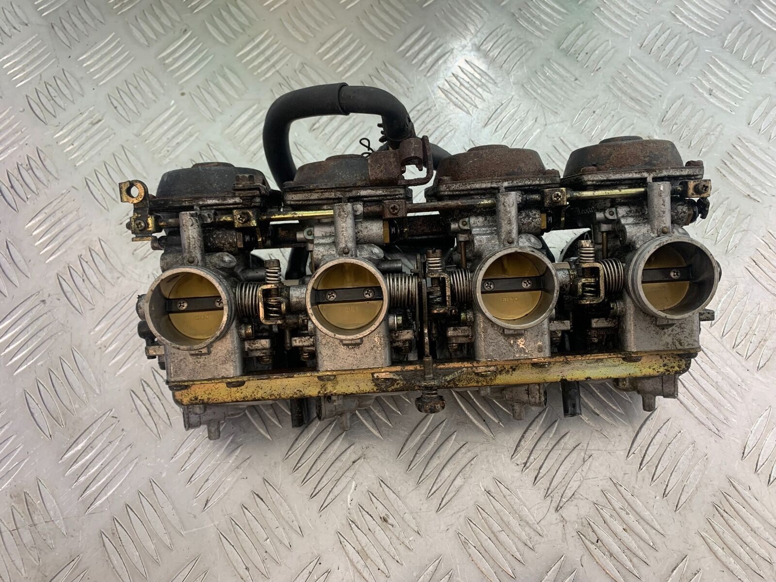 YAMAHA FJ1100 FJ 1100 CARBS  YEAR 1984-1985 (CMB1101)