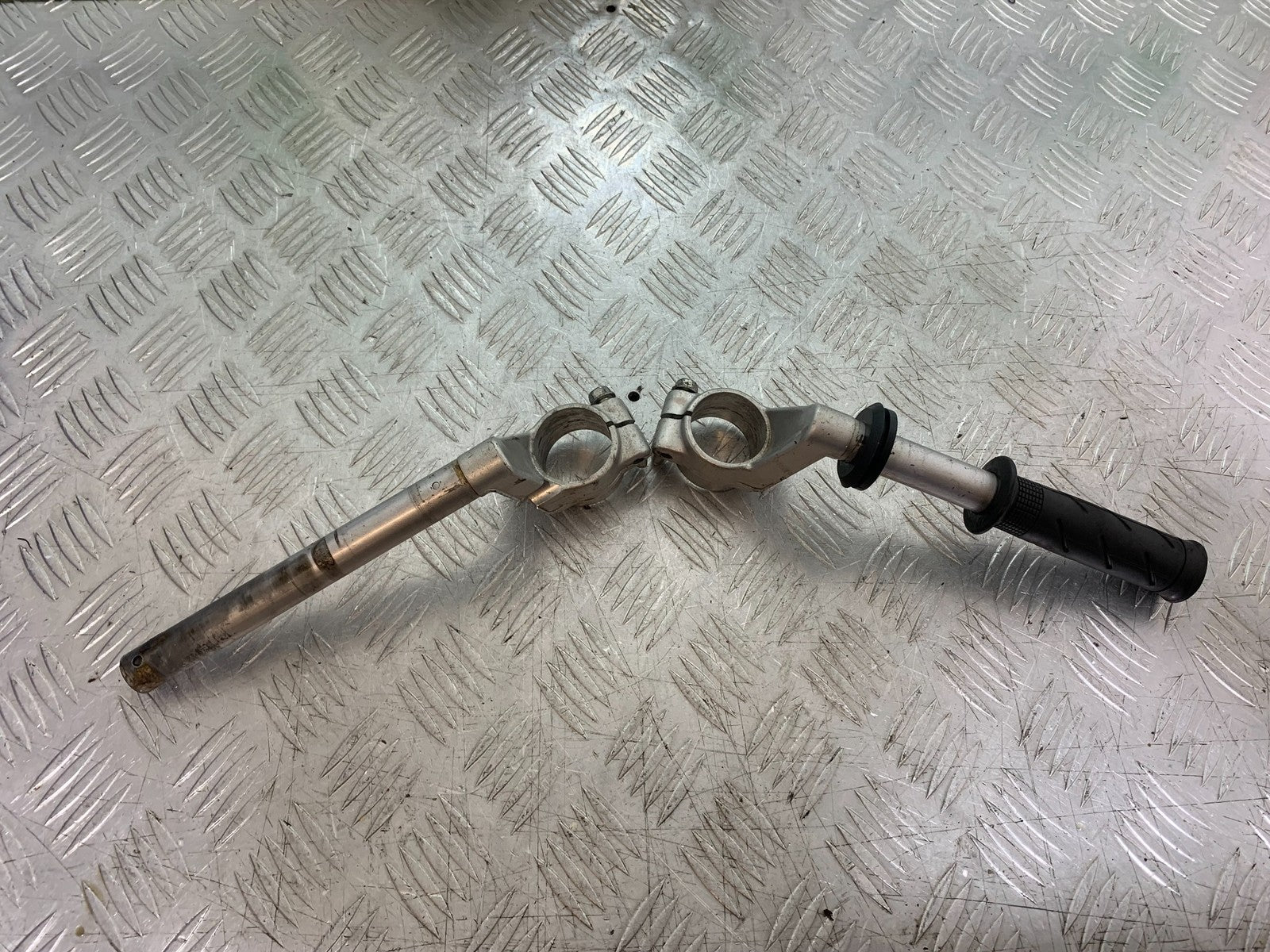HONDA VFR800 VFR 800 V-TEC HANDLEBARS   YEAR 2002 -09 (CMB1296)