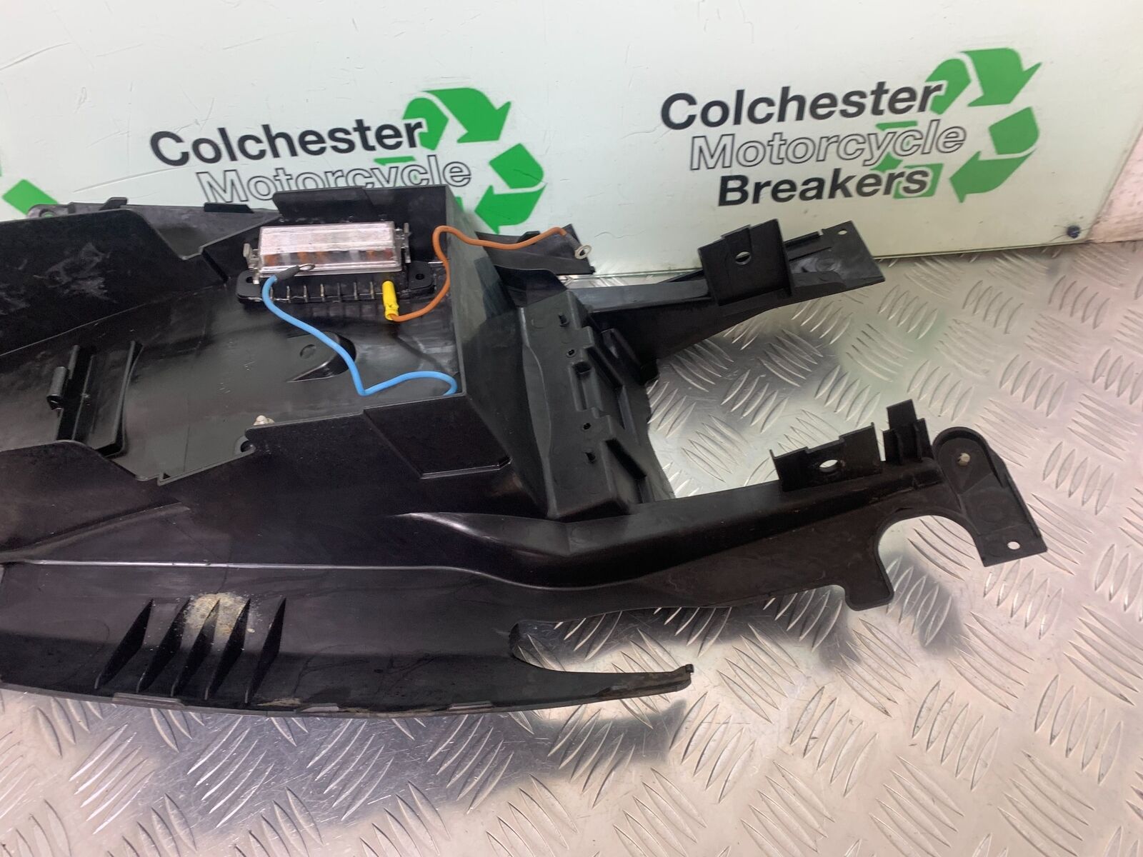 SUZUKI DL 650 V-STROM UNDERTRAY  YEAR 2016 (STOCK 996)