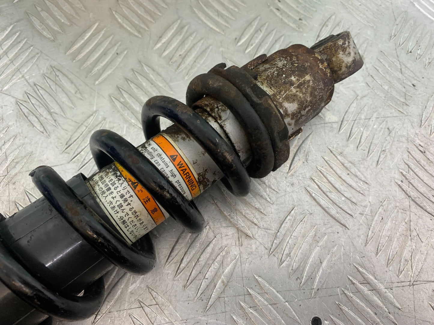 KAWASAKI Z750 Z 750 REAR SHOCK YEAR 2004-2006  (CMB1234)