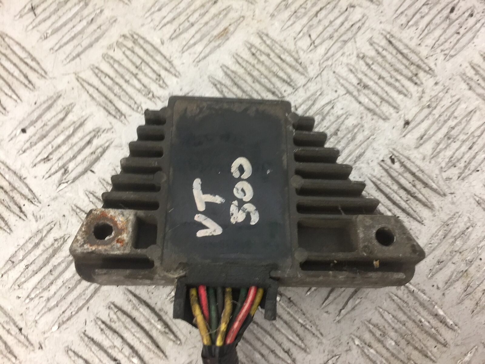 HONDA VT500 VT 500 CUSTOM REGULATOR   1983-1987  (STOCK613)