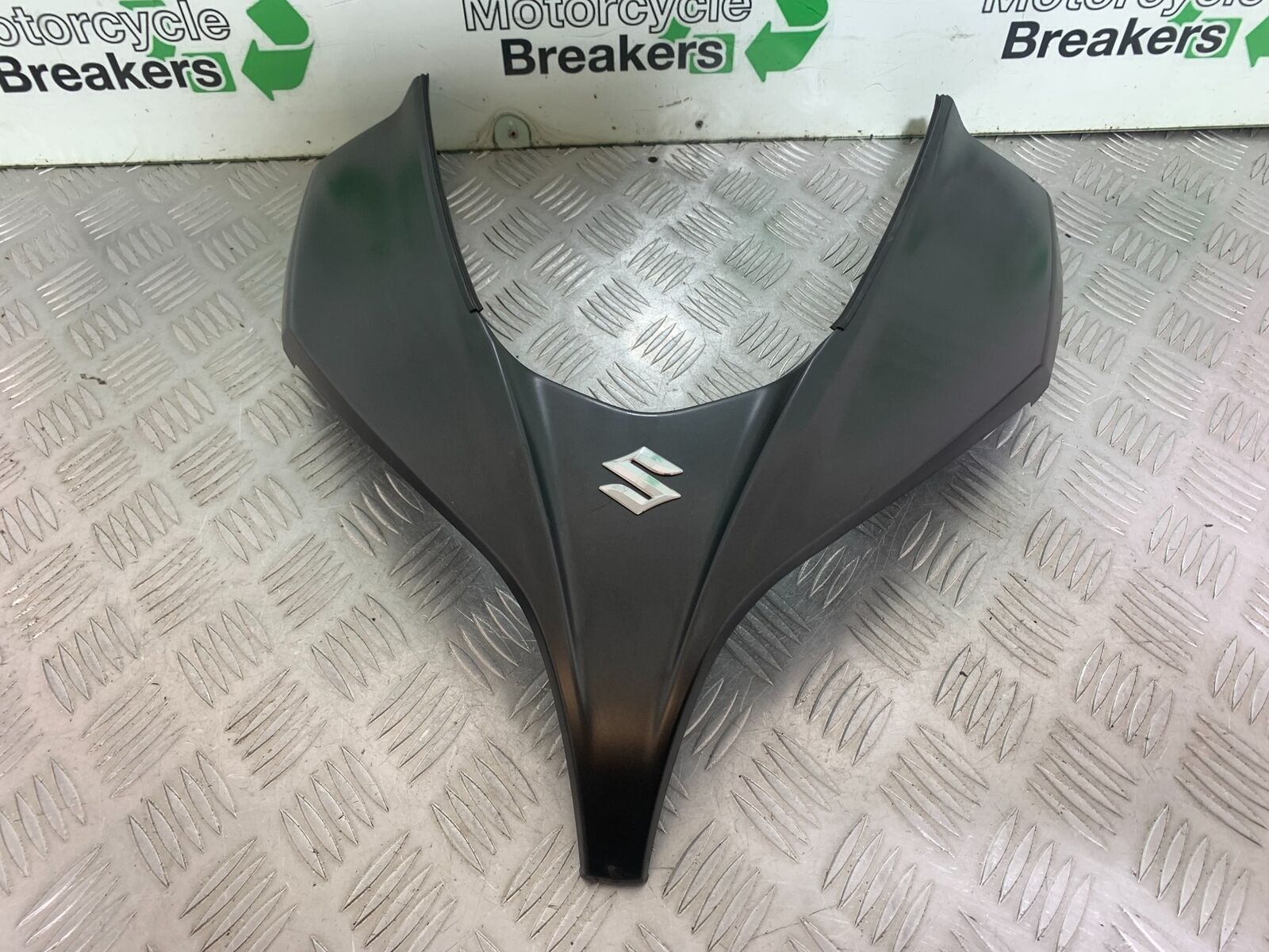 SUZUKI AN400 AN 400 BURGMAN TOP FAIRING INFILL PANEL  YEAR 2017-2024 (CMB1118)