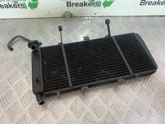 TRIUMPH 1050 SPRINT ST RADIATOR  YEAR 2004-2007 (CMB1197)
