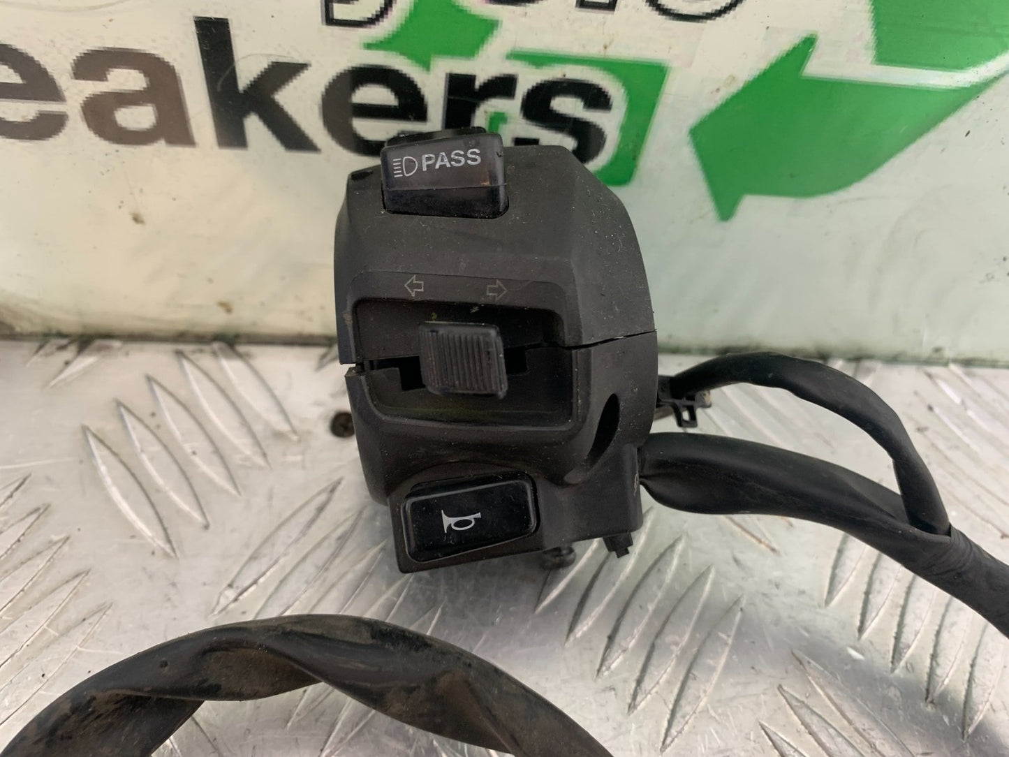 YAMAHA YZF-R125 YZF 125 LEFT SWITCH GEAR  YEAR 2019-2022 (CMB1263)
