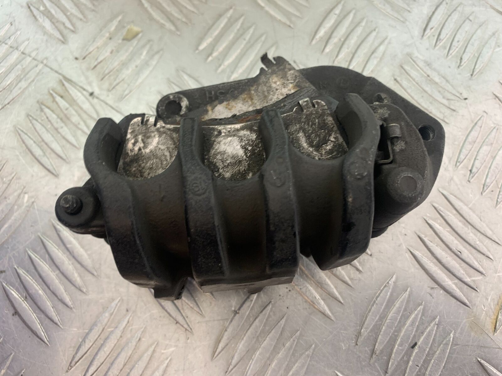 SUZUKI AN 200 UN 200 BURGMAN FRONT CALIPER  YEAR 2007-09 (CMB1128)