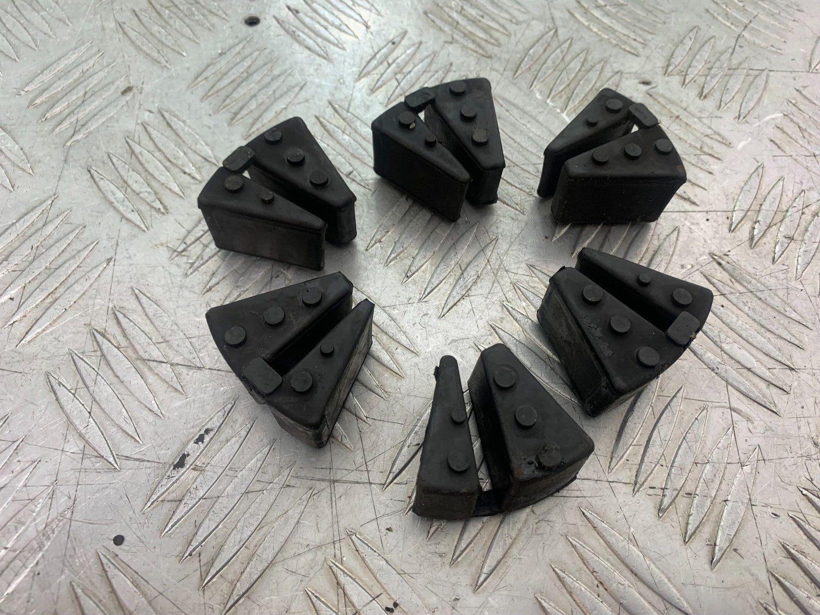 BENELLI BN125 BN 125 CUSH DRIVE RUBBERS  YEAR 2018-2021 (CMB1194)