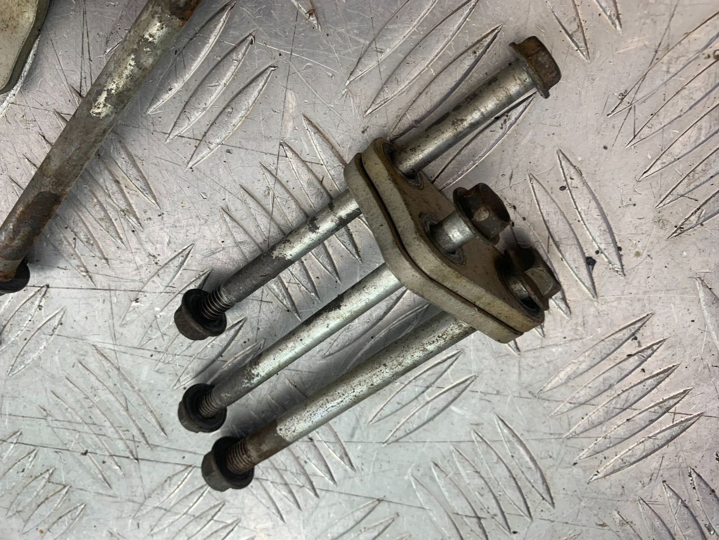 KAWASAKI KXF450 KXF 450 ENGINE BRACKETS  YEAR 2013 CMB1217)