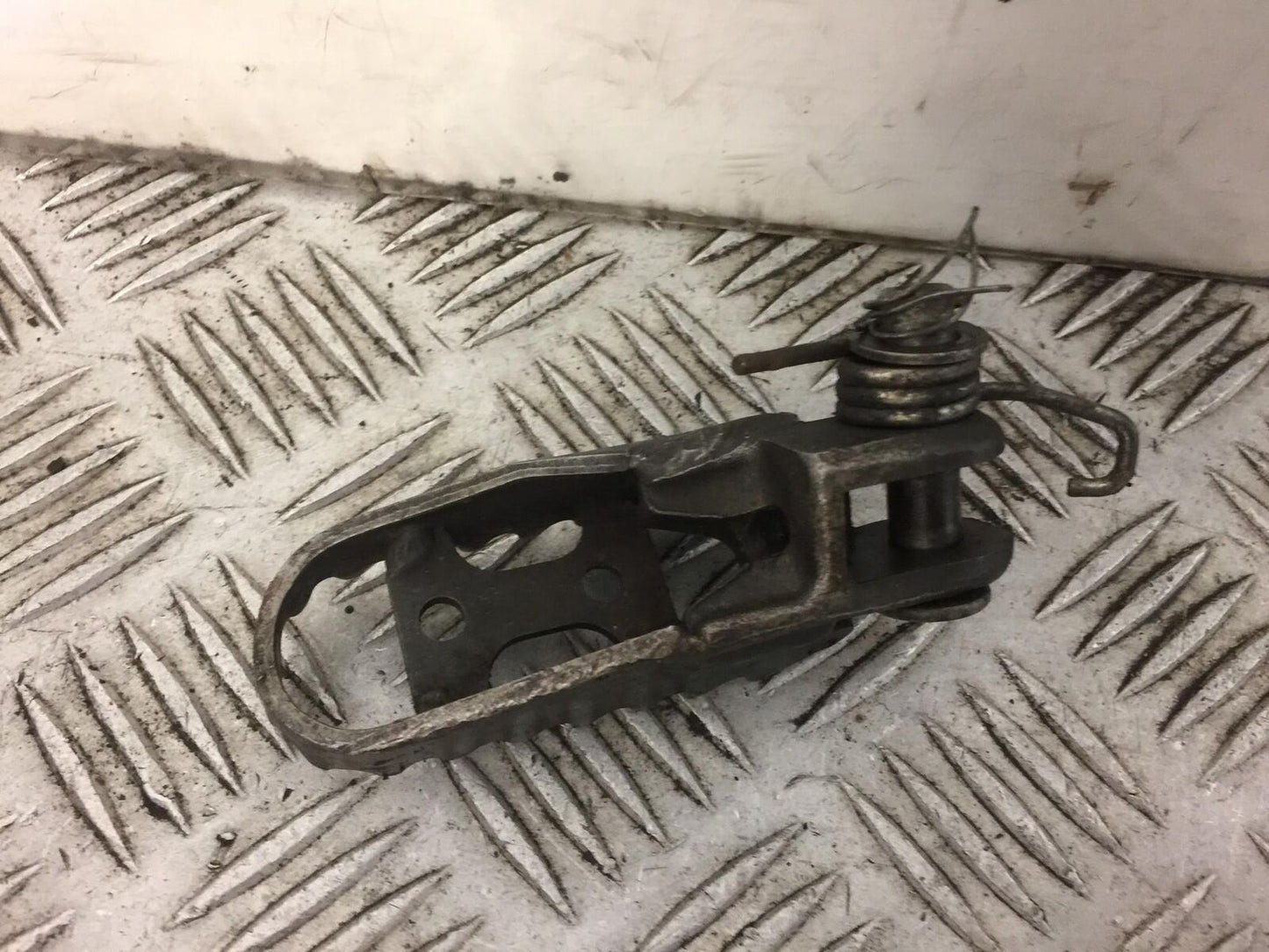 SUZUKI DRZ400 DRZ 400 FRONT LEFT PEG  YEAR 2003 (STOCK 372)