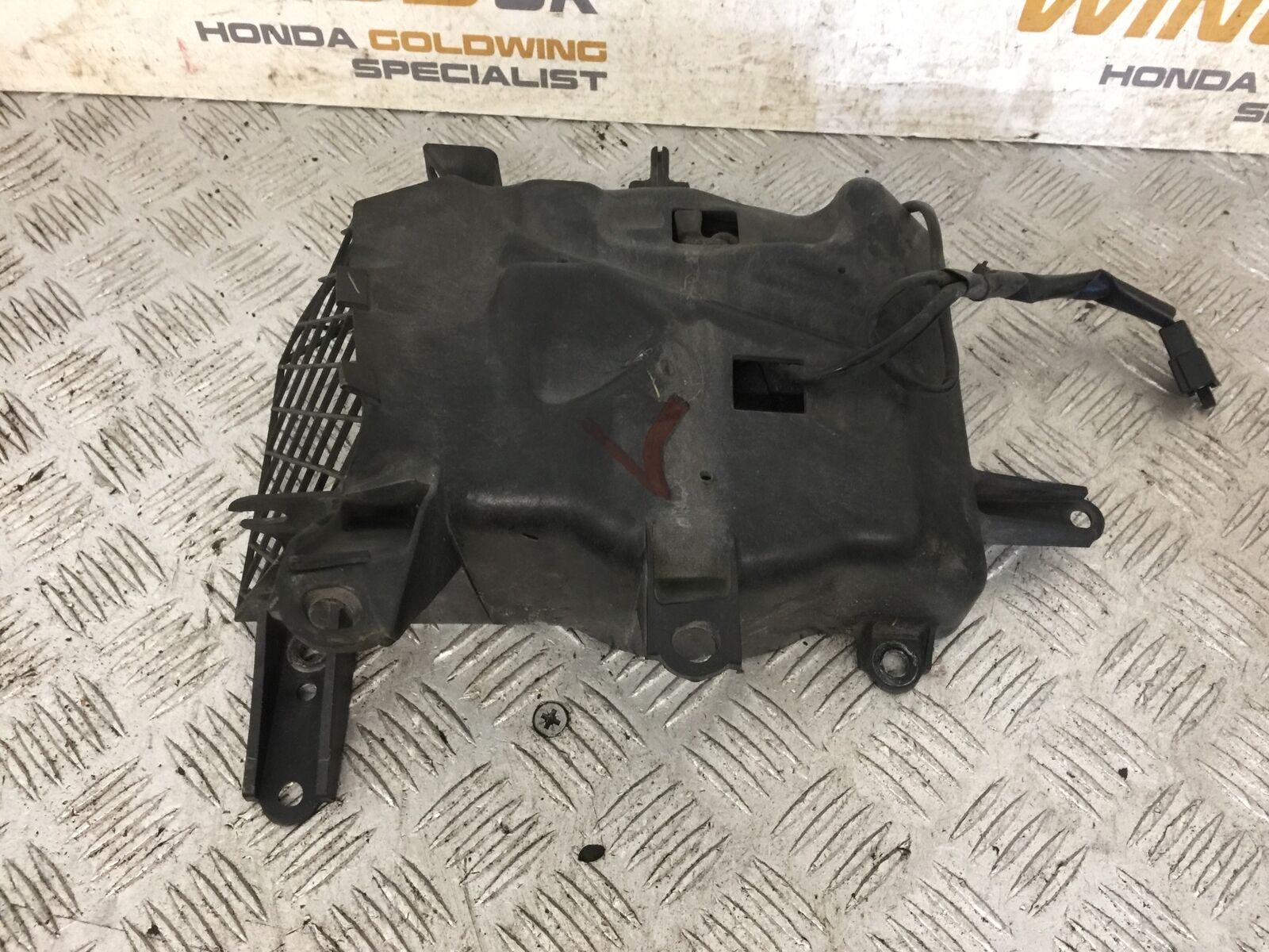 HONDA GL1800 GL 1800 LEFT RADIATOR FAN   YEAR 2004-10 ABS (STOCK 890)