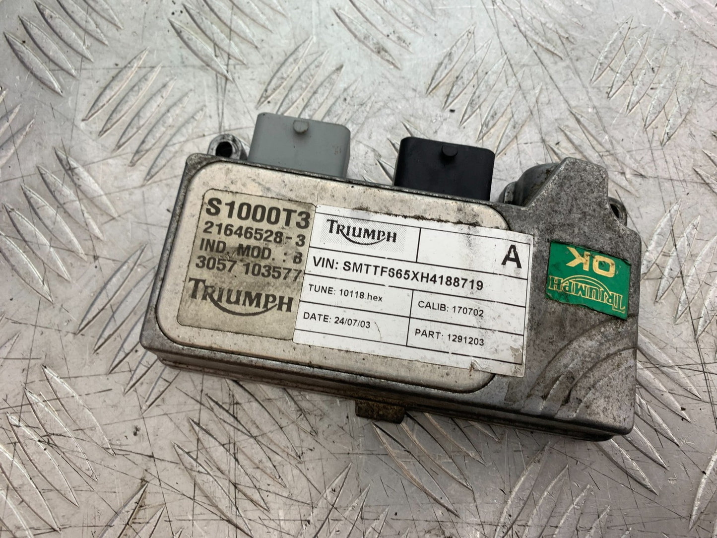 TRIUMPH 955i SPRINT ST ECU YEAR 1999-04 (CMB1230)