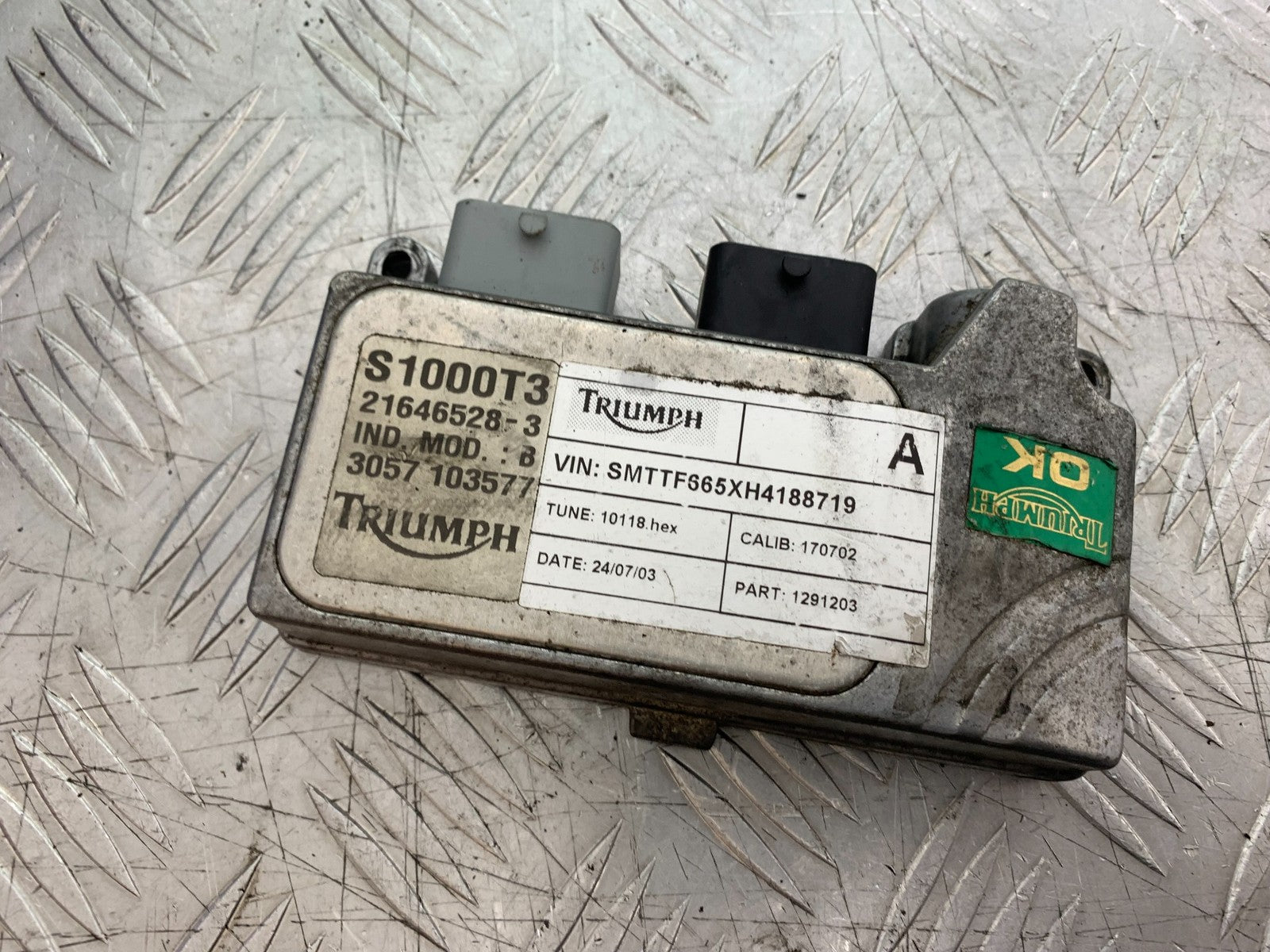 TRIUMPH 955i SPRINT ST ECU YEAR 1999-04 (CMB1230)