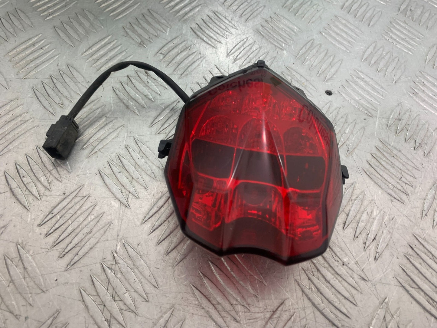 TRIUMPH 675 STREET TRIPLE RX REAR LIGHT   2015- 2017 (CMB1299)
