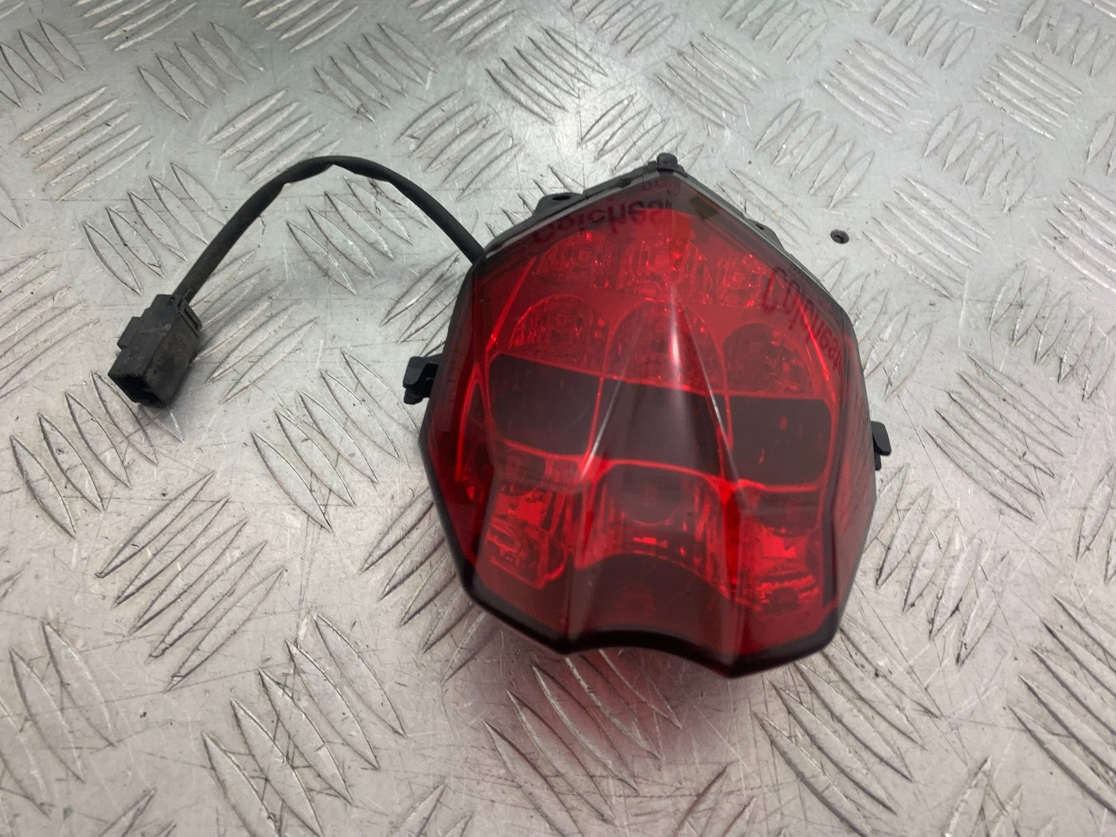 TRIUMPH 675 STREET TRIPLE RX REAR LIGHT   2015- 2017 (CMB1299)