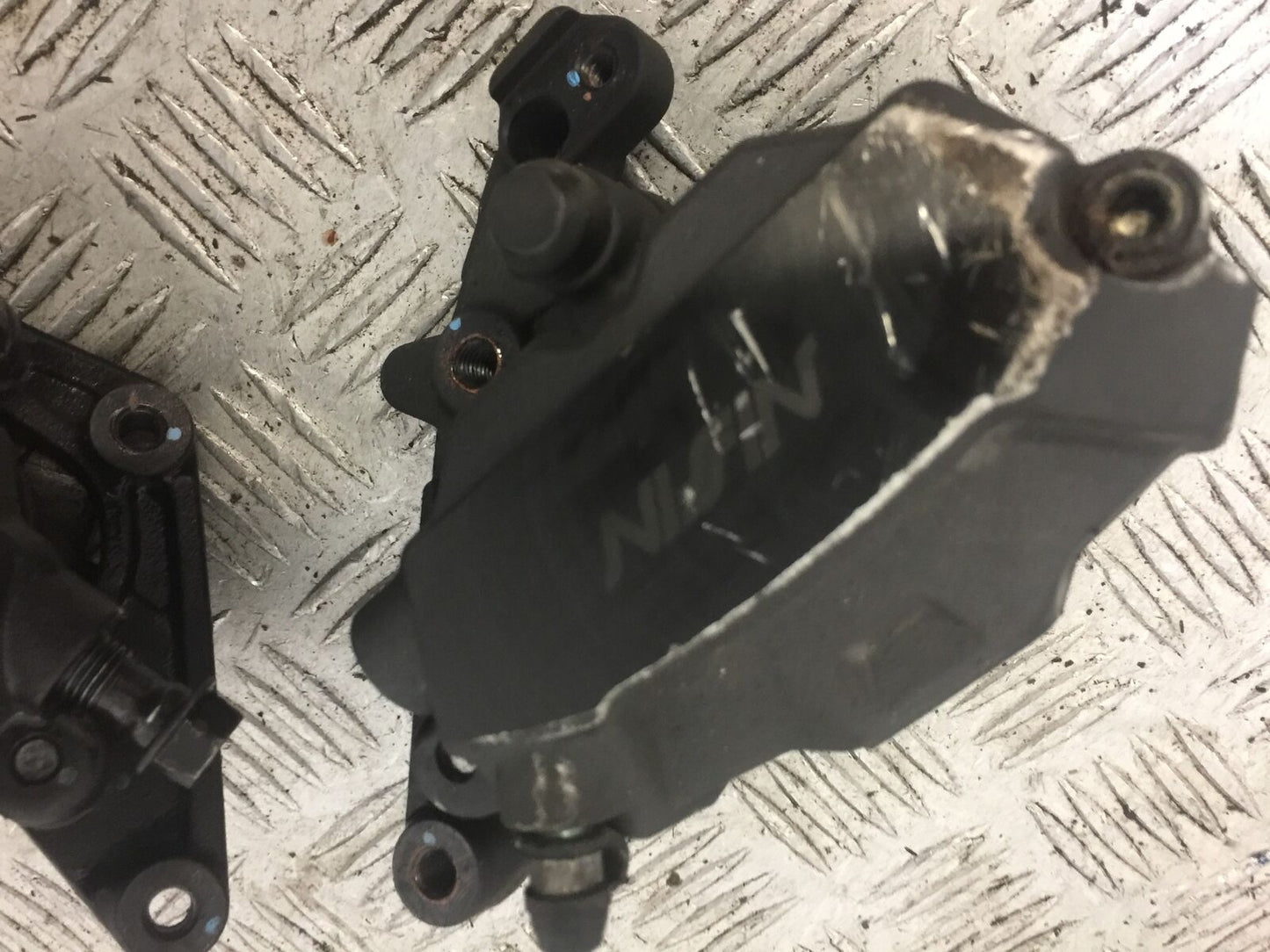 HONDA CB650 F CB 650 FA-H FRONT BRAKE CALIPERS YEAR 2017-2019 (STOCK 710)
