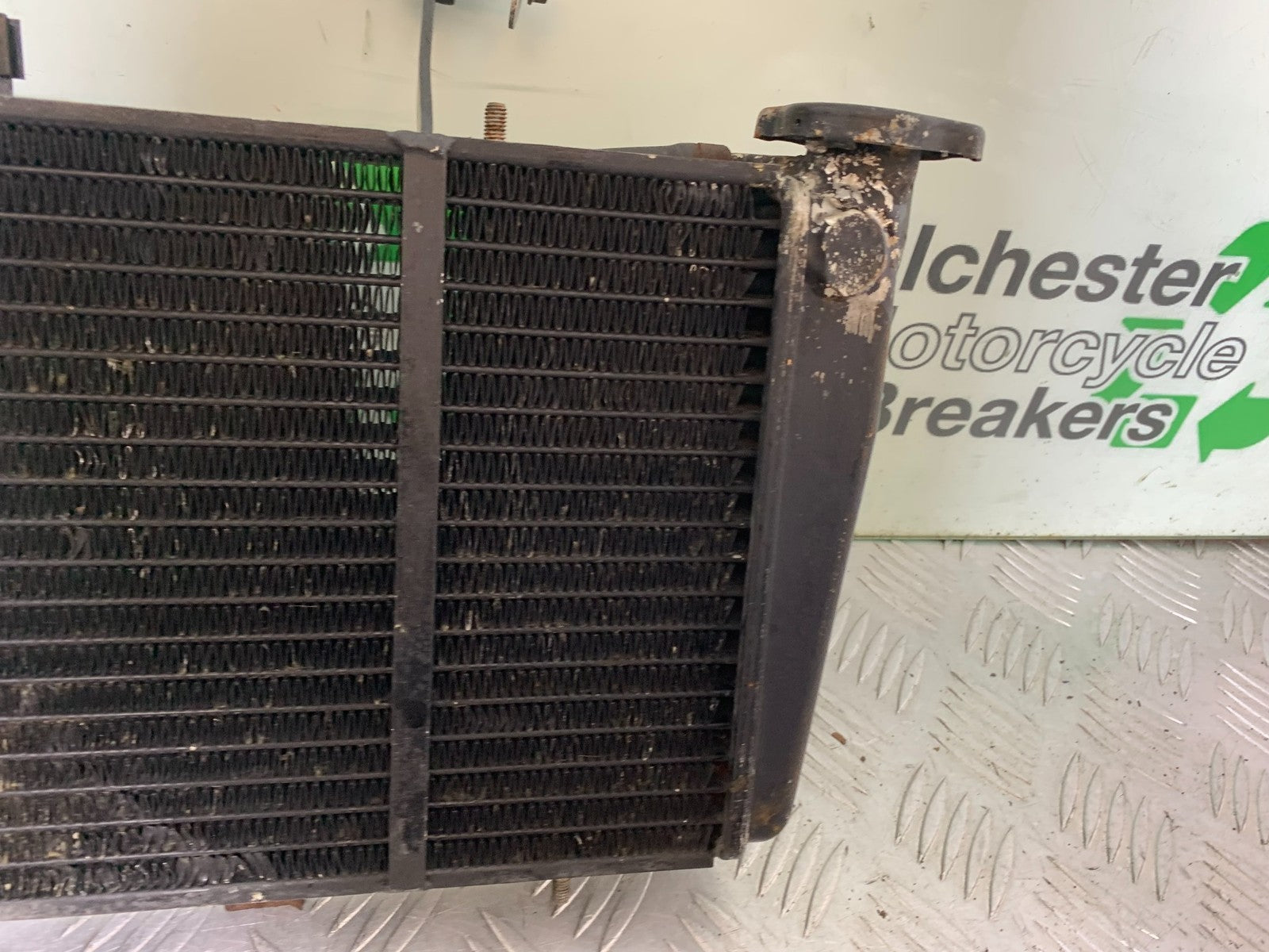 TRIUMPH 955I SPRINT RS RADIATOR  YEAR 1999-03 (CMB1313)