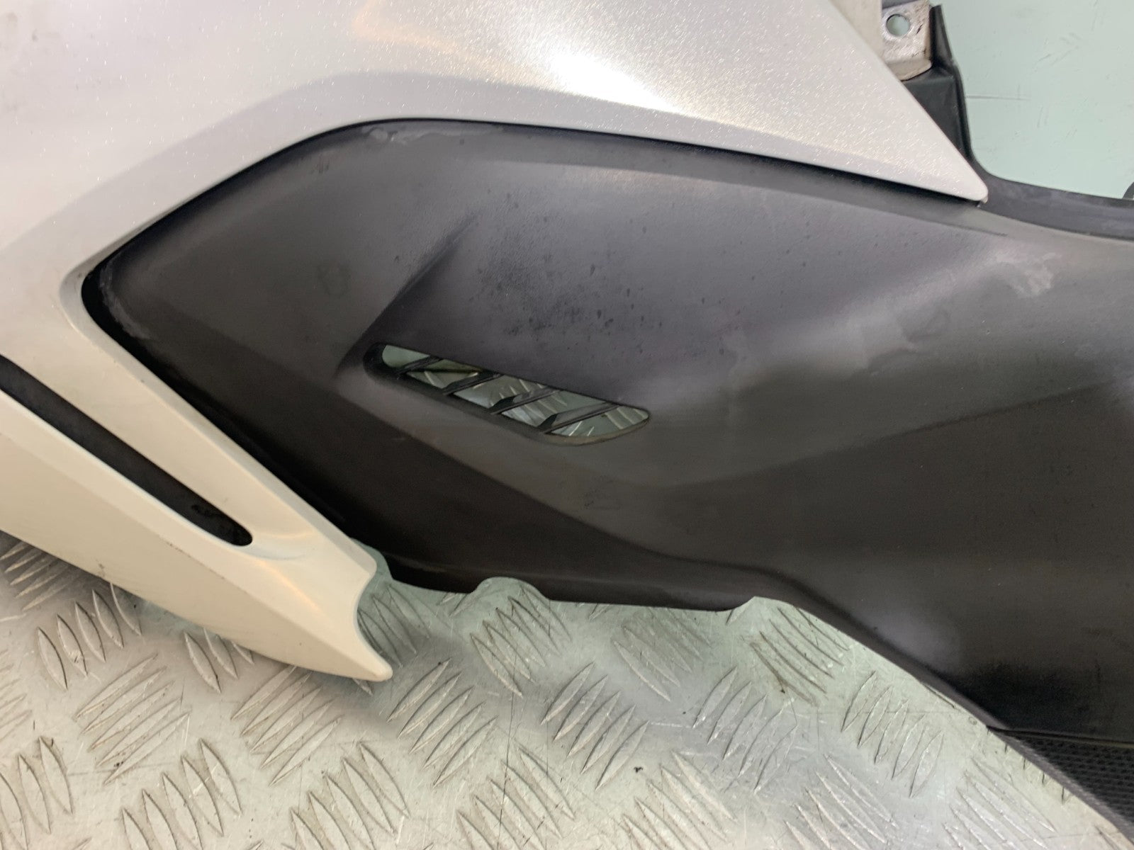 HONDA NC700 X LEFT TANK PANEL  YEAR 2012-2014 (CMB1327)