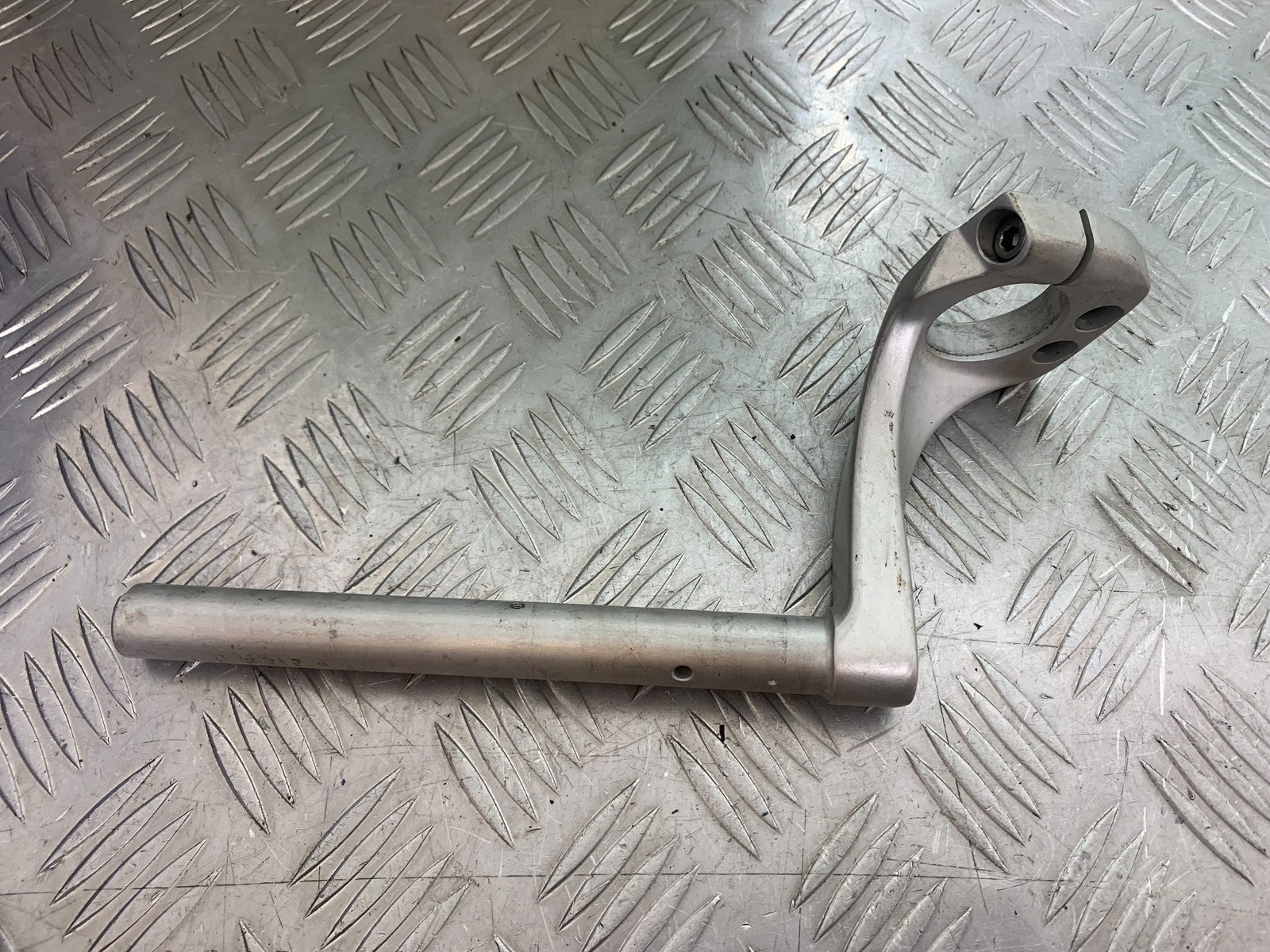 TRIUMPH 1050 SPRINT ST LEFT HANDLEBAR YEAR 2004-2007 (CMB1197)