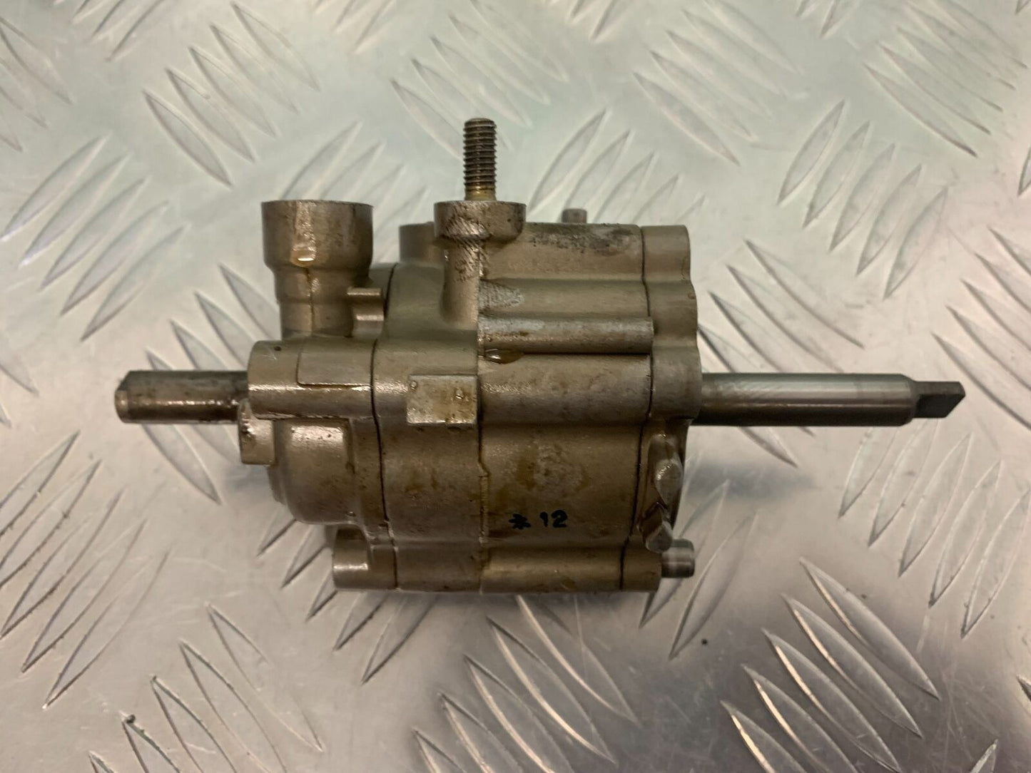 HONDA CBR1100 BLACKBIRD OIL PUMP   YEAR 1999-05 (STOCK 961)