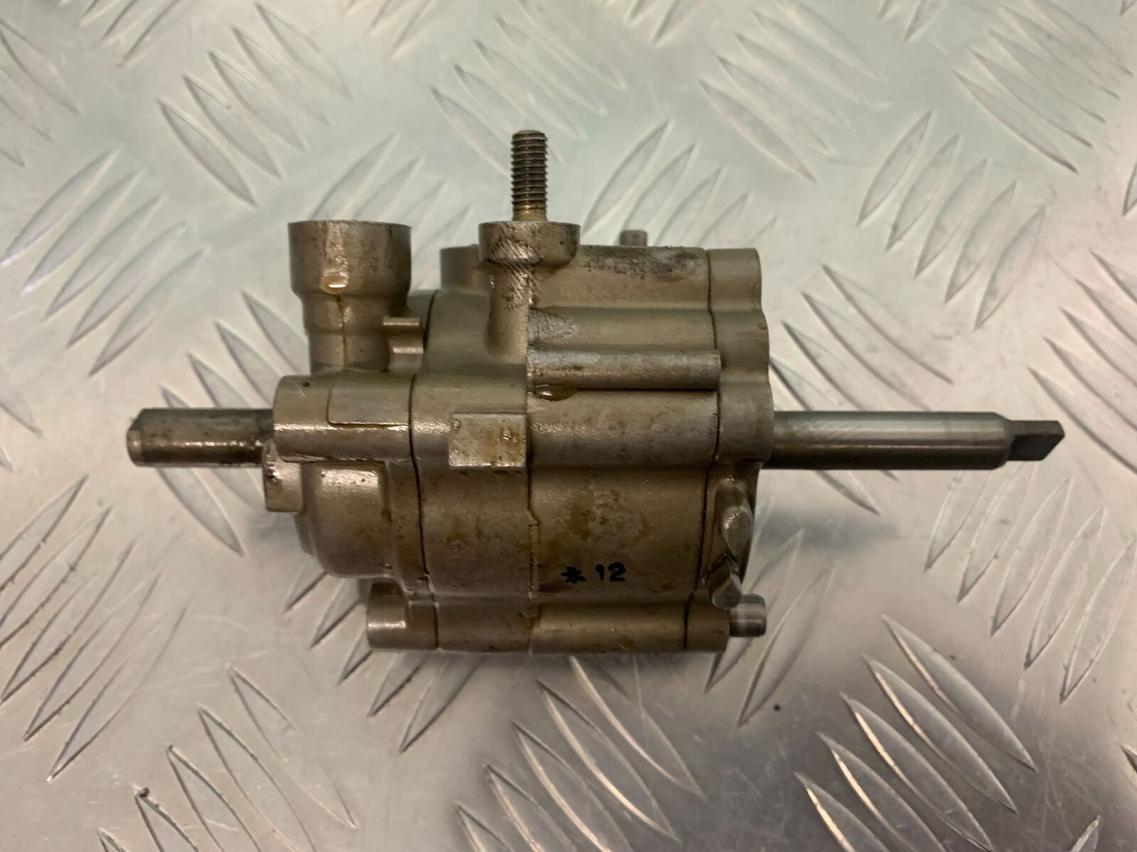 HONDA CBR1100 BLACKBIRD OIL PUMP   YEAR 1999-05 (STOCK 961)