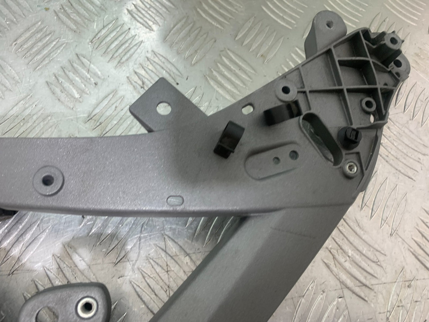 BMW R1200 R 1200 GS RIGHT FAIRING BRACKET  YEAR 2013-2016 (CMB1257)